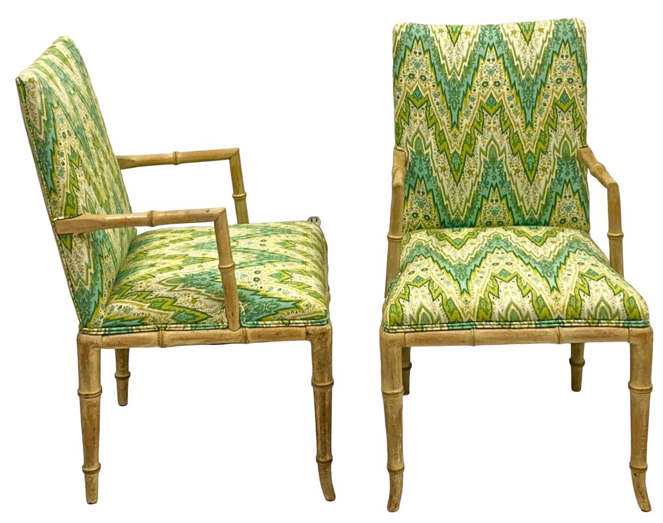 Sillones de bergere de bambú sintético cerámico estilo Regencia en Chevron - Pareja Estadounidense en venta