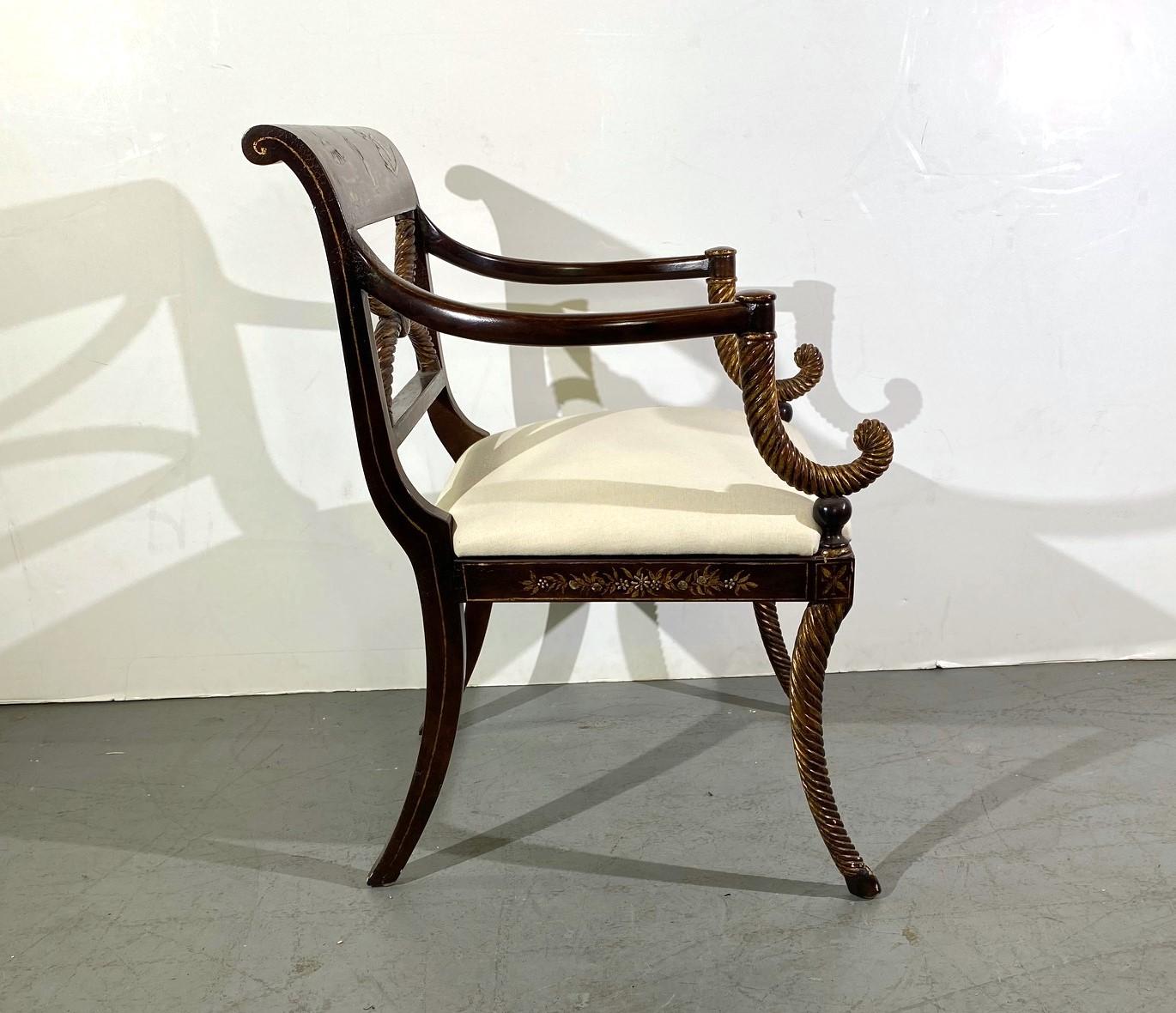 Europeo Poltrone Chinoiserie in stile Regency Set di 2 in vendita