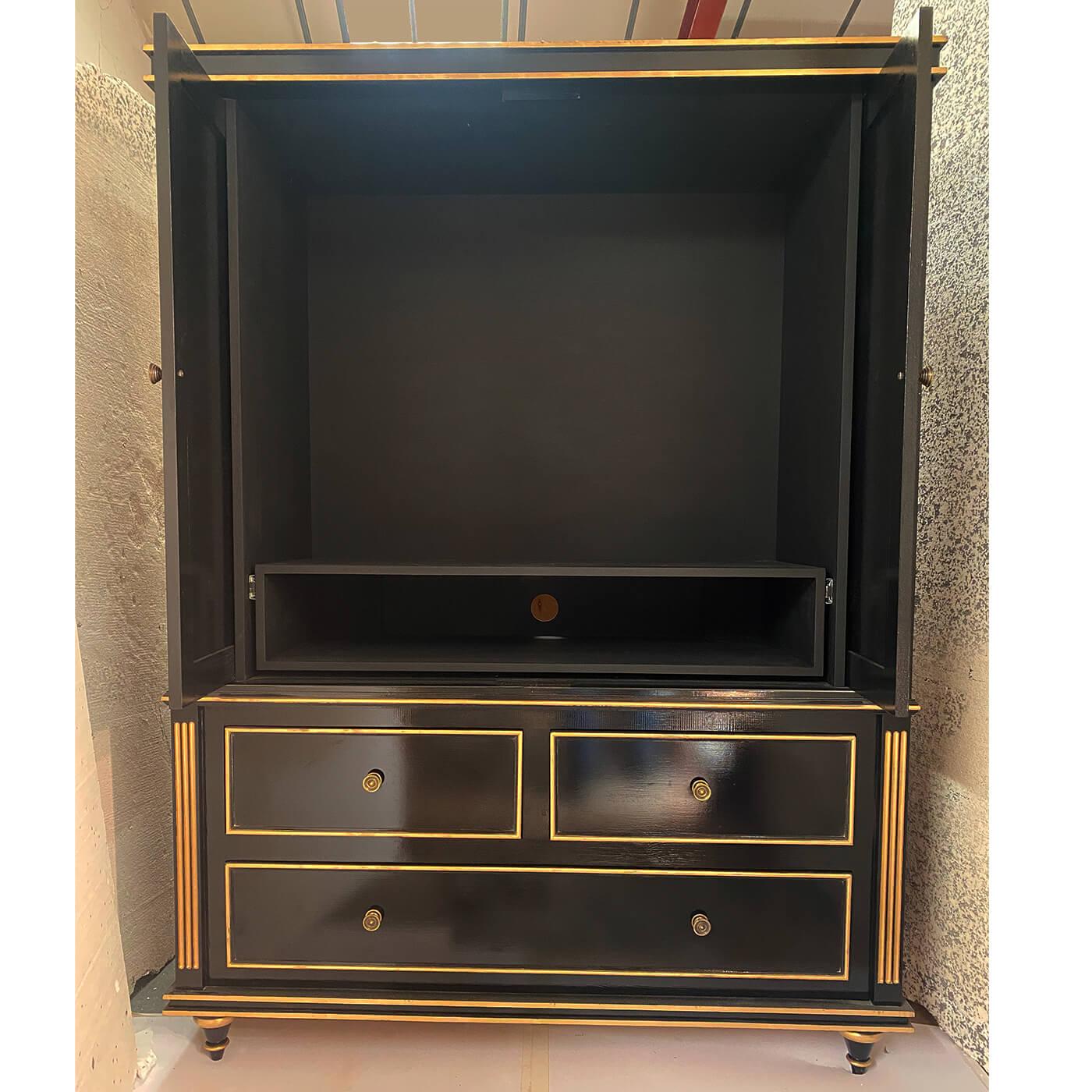 English Regency Style Chinoiserie Panelled Cabinet For Sale