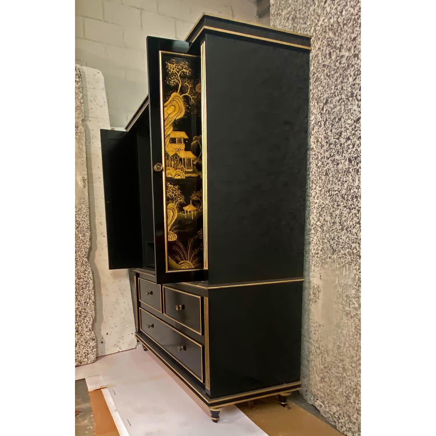 Regency Style Chinoiserie Panelled Cabinet In New Condition For Sale In Westwood, NJ