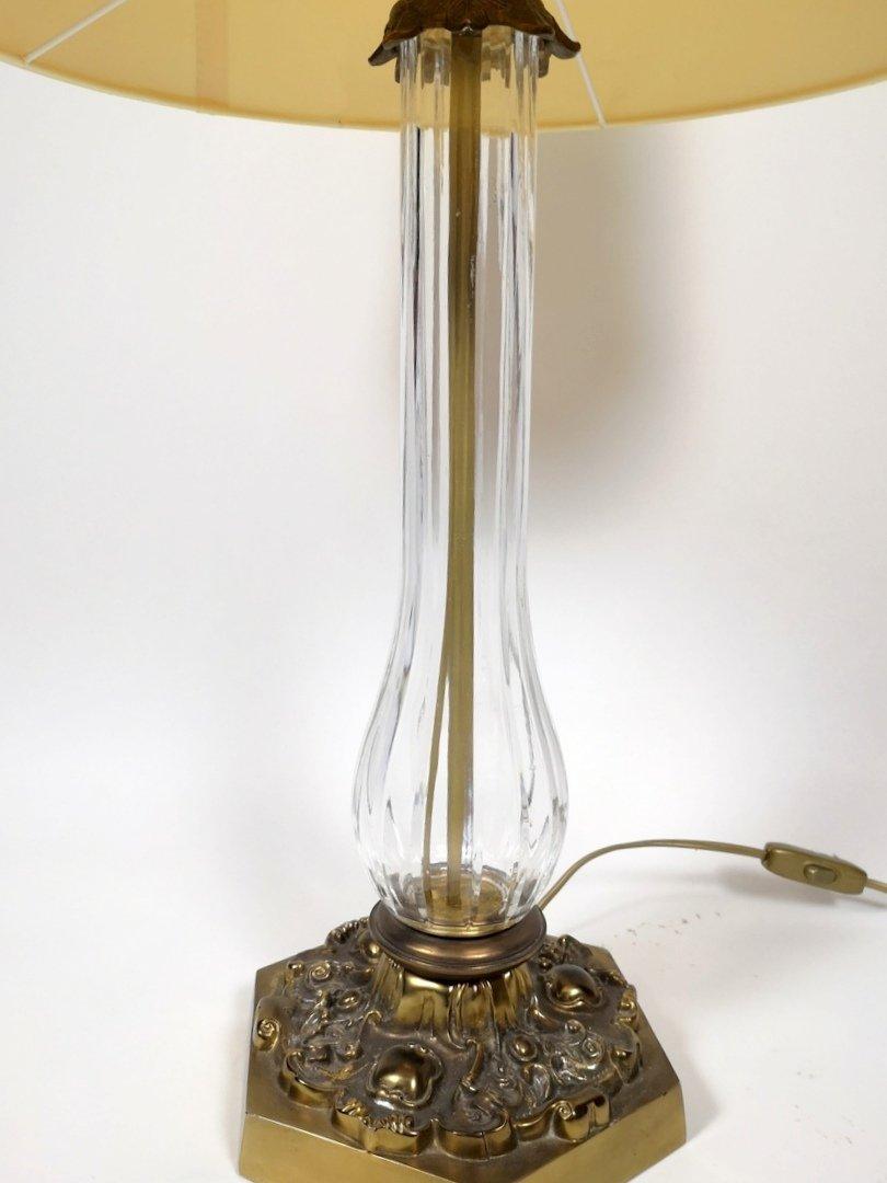 Regency style crystal glass table lamp, 1970s.
This vintage item has no defects, but it may show slight traces of use.
Light wear consistent with age and use.
European Plug (up to 250V).
 