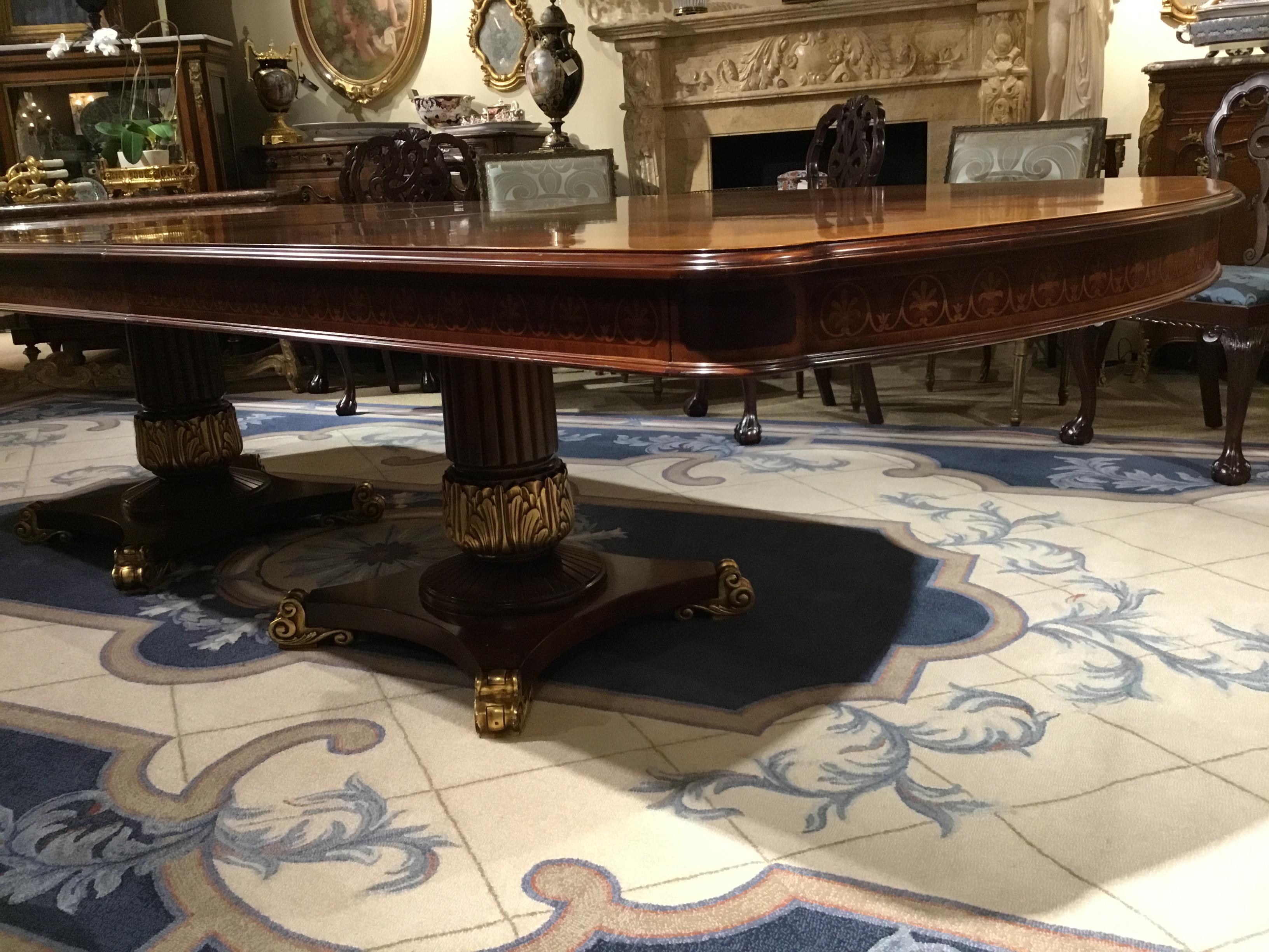 20th Century Regency Style Dining Table Made of Finely Matched Veneers on Gilt Balusters