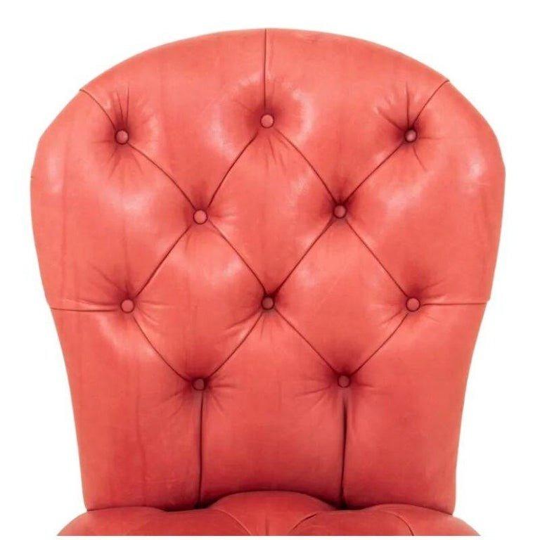 Chaise d'appoint de style Régence Edward Ferrell touffetée de cuir avec pieds en acajou Bon état - En vente à Locust Valley, NY