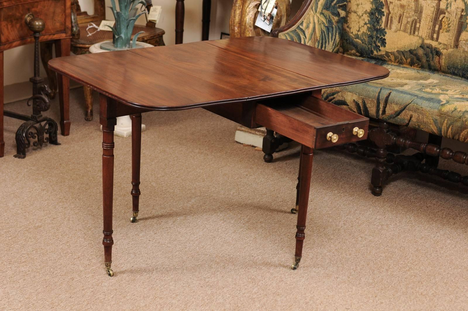 Regency Style English 19th Century Mahogany Drop-Leaf Table In Good Condition In Atlanta, GA