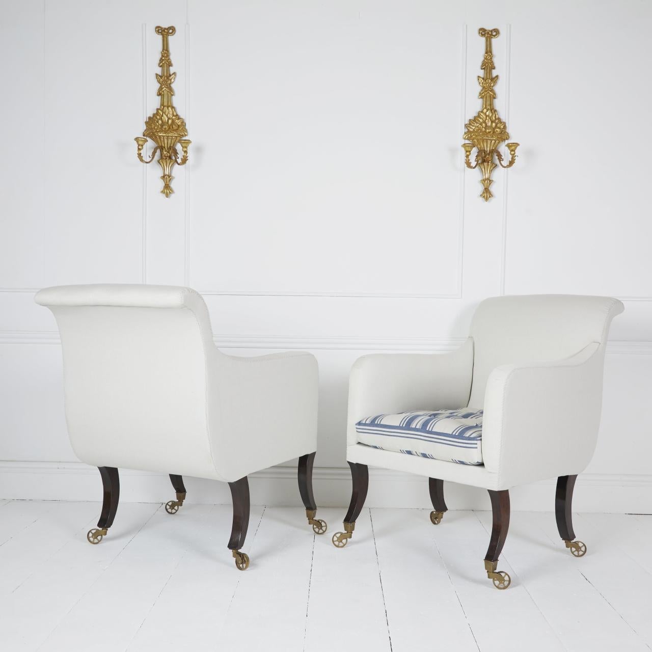Fauteuils de bibliothèque anglais de style Regency en vente 4