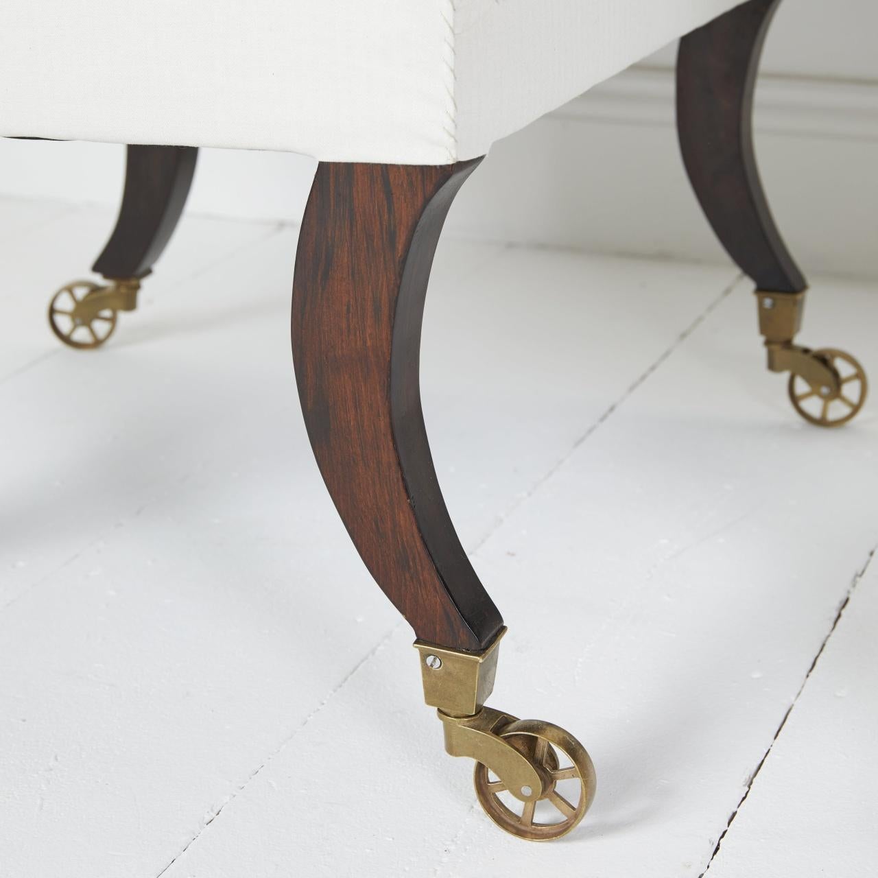 Fauteuils de bibliothèque anglais de style Regency en vente 5