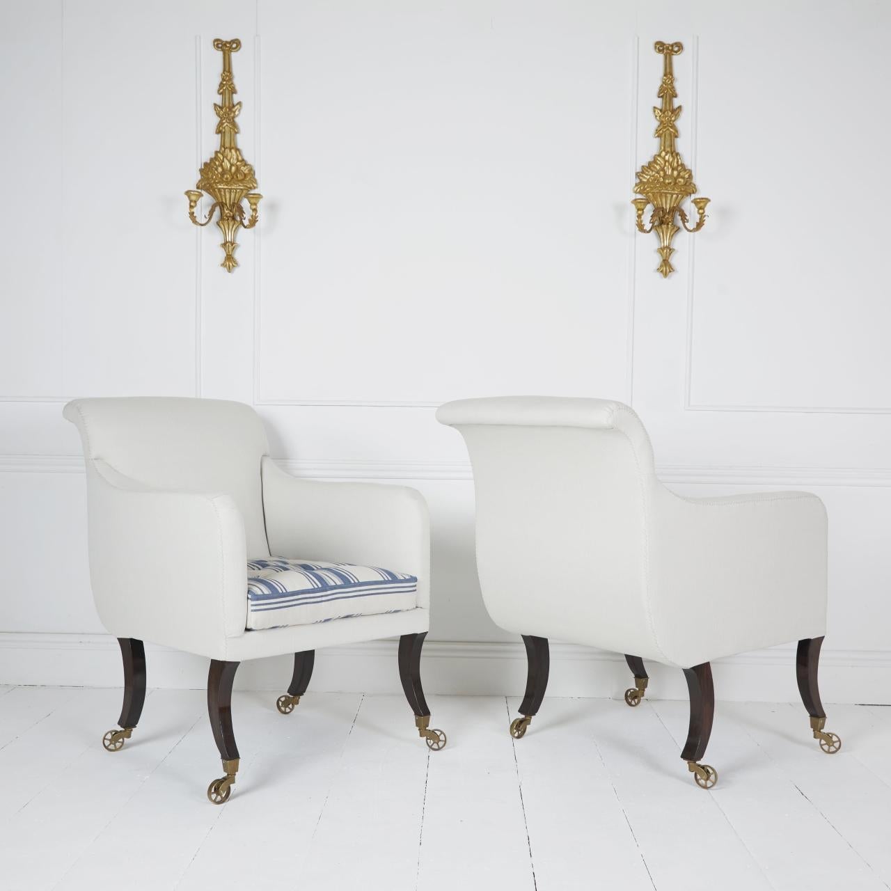 Tacheté Fauteuils de bibliothèque anglais de style Regency en vente