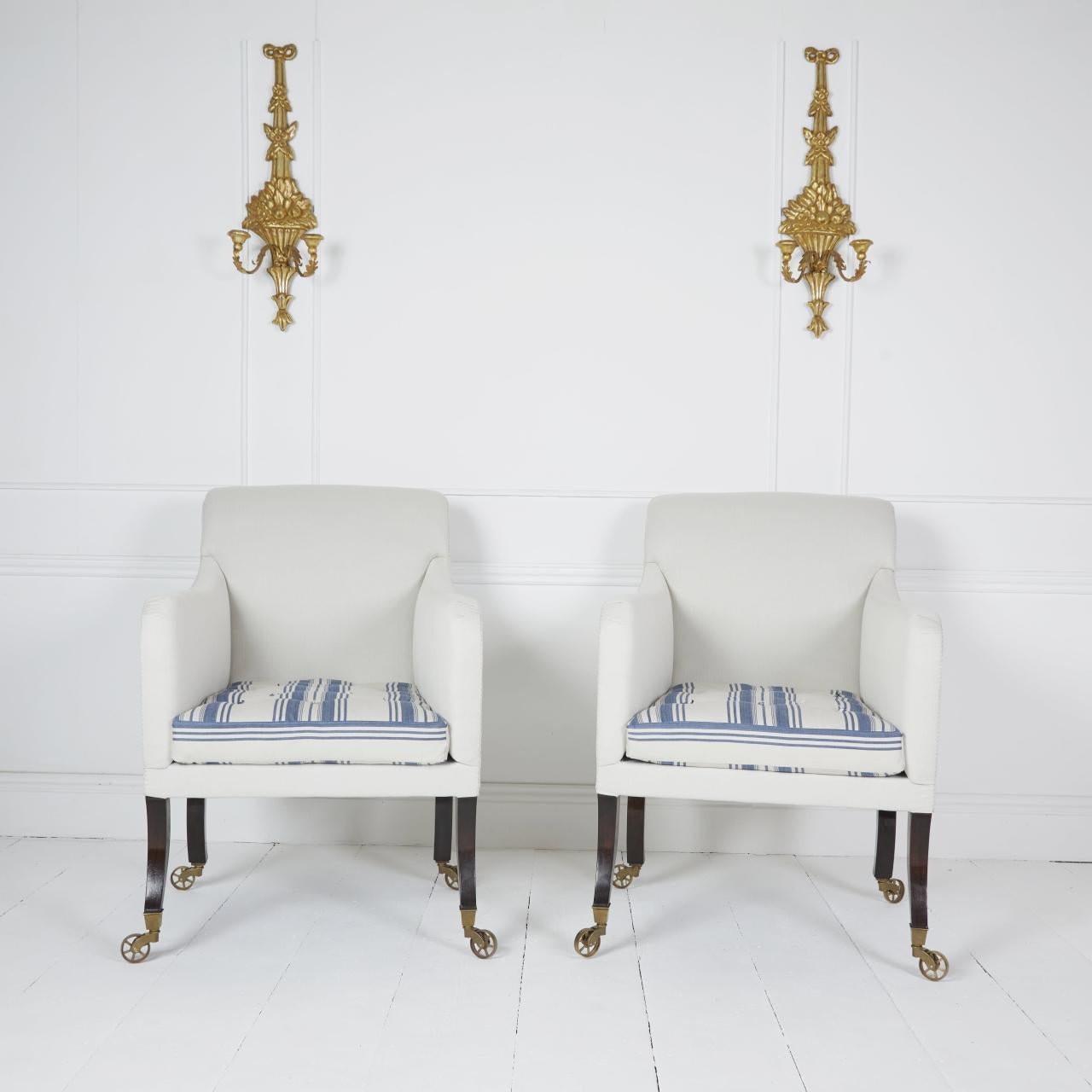 Fauteuils de bibliothèque anglais de style Regency en vente 1