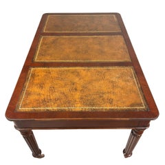 Schreibtisch im englischen Regency-Stil mit Lederoberfläche