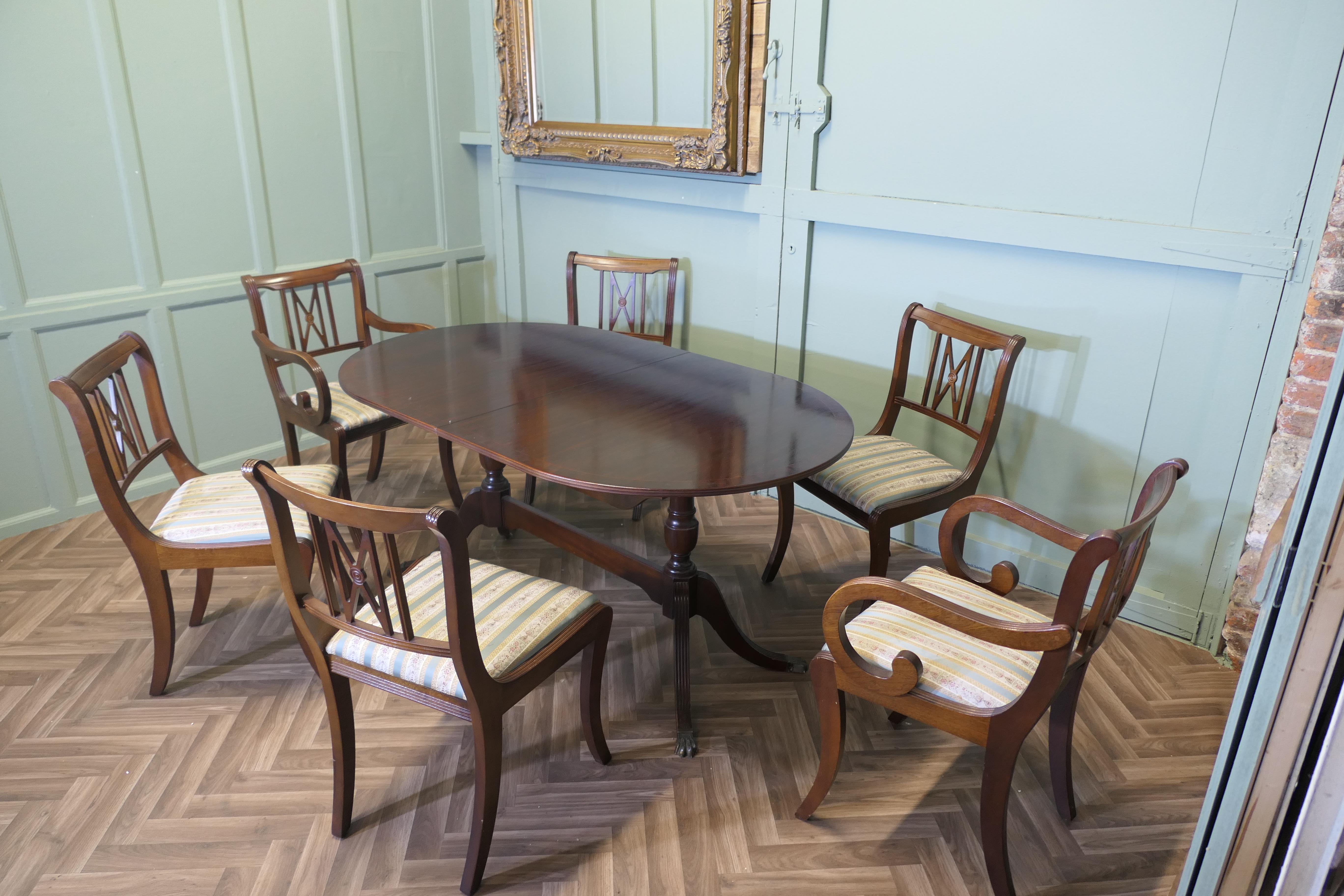 Regency Style Extending Dining Table and 6 Chairs For Sale 7