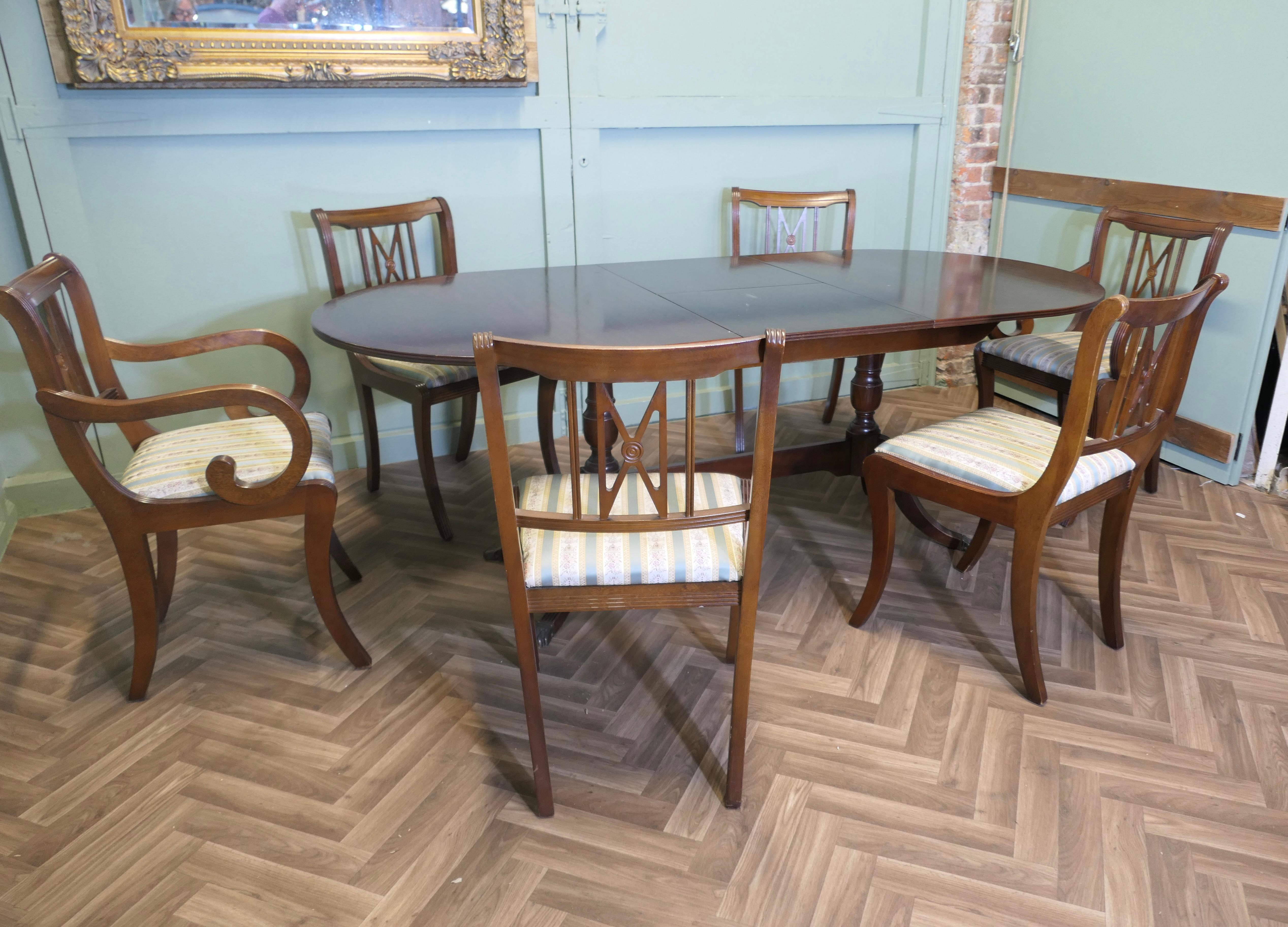 Mid-20th Century Regency Style Extending Dining Table and 6 Chairs For Sale