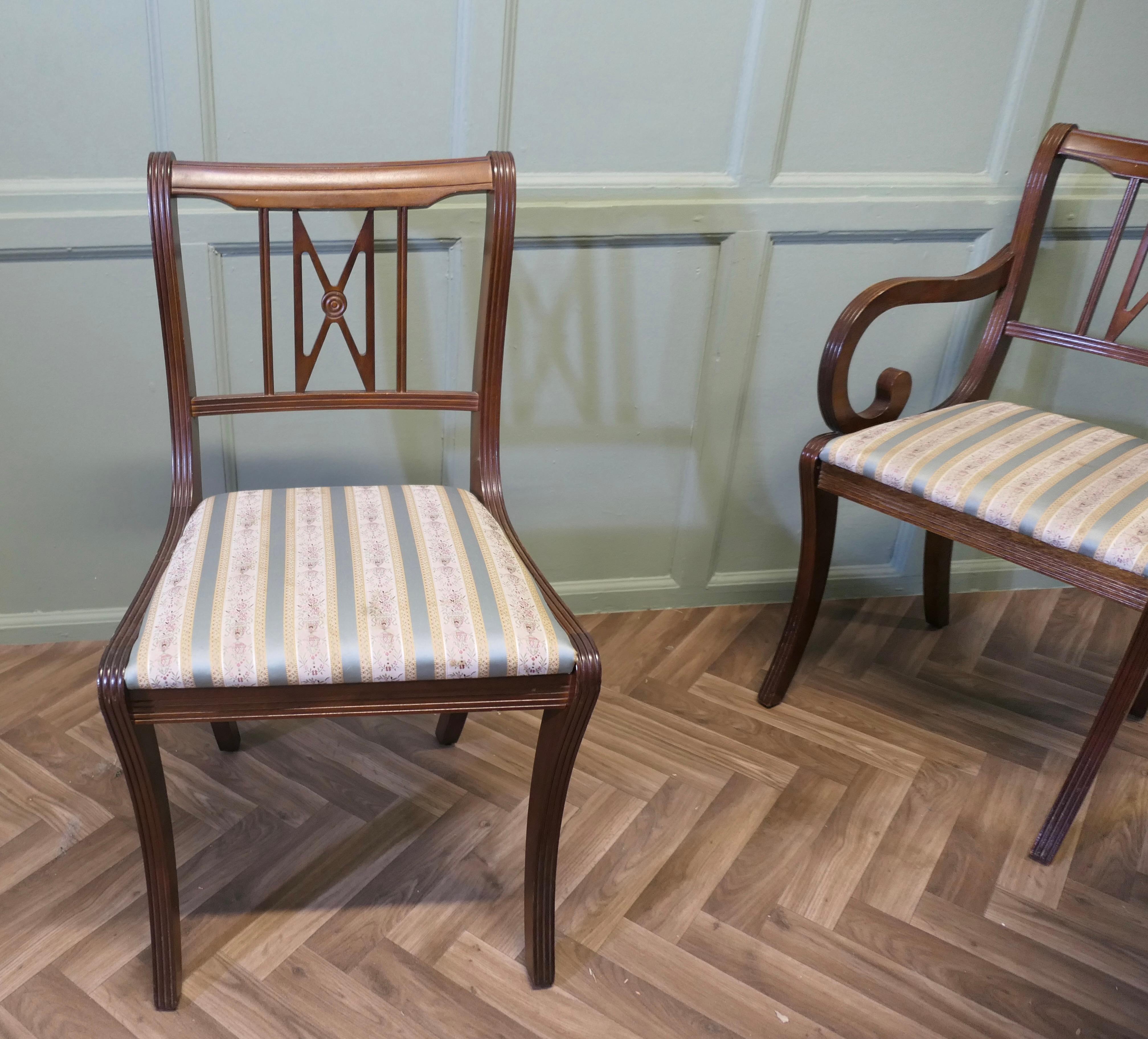 Regency Style Extending Dining Table and 6 Chairs For Sale 4