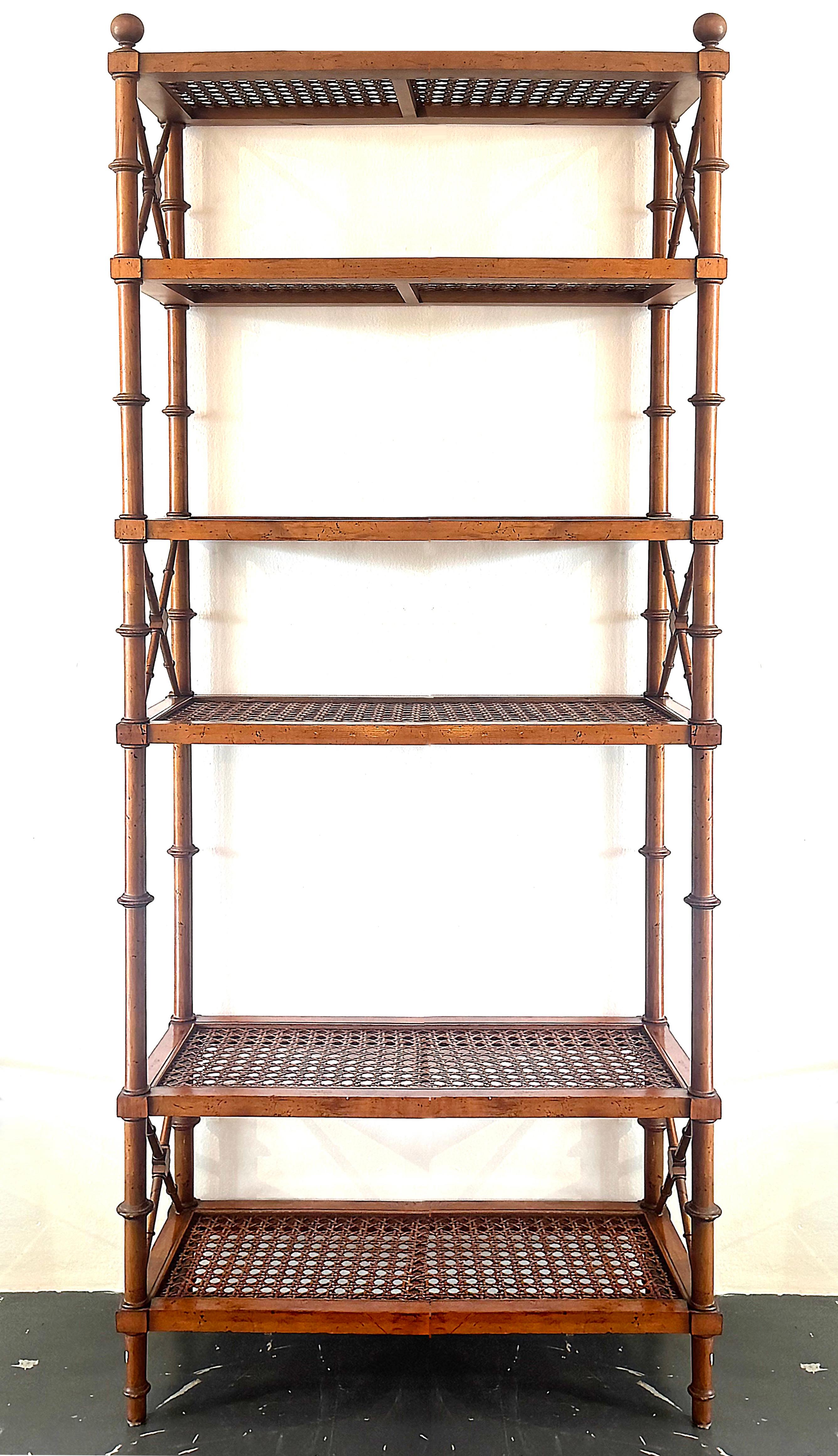 Regency Style Faux Bamboo, Cane Étagère Display Shelves Tejido en venta