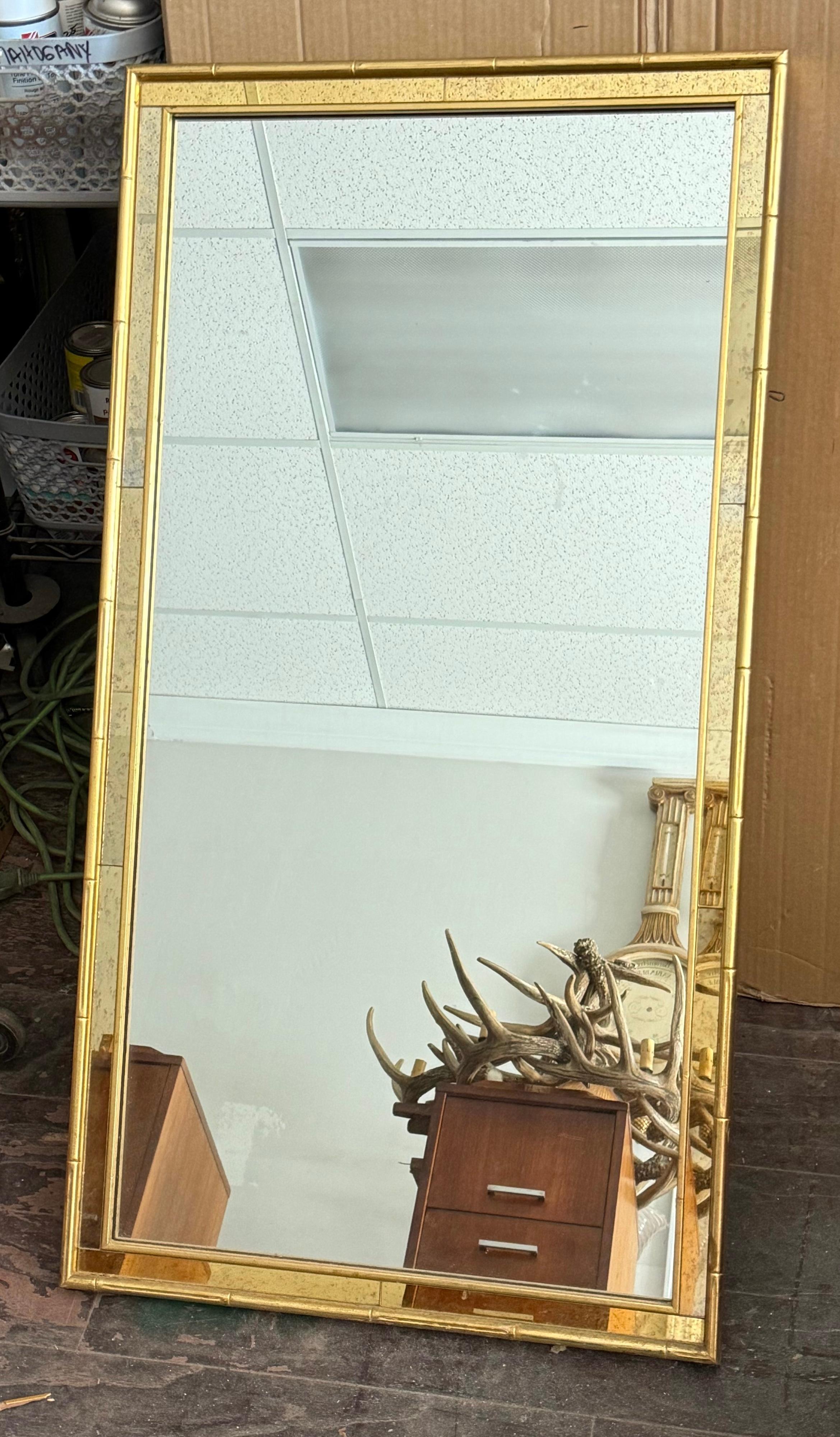 XX secolo Specchi da parete in stile Regency in finto legno di bambù eglomise di LaBarge - Coppia in vendita