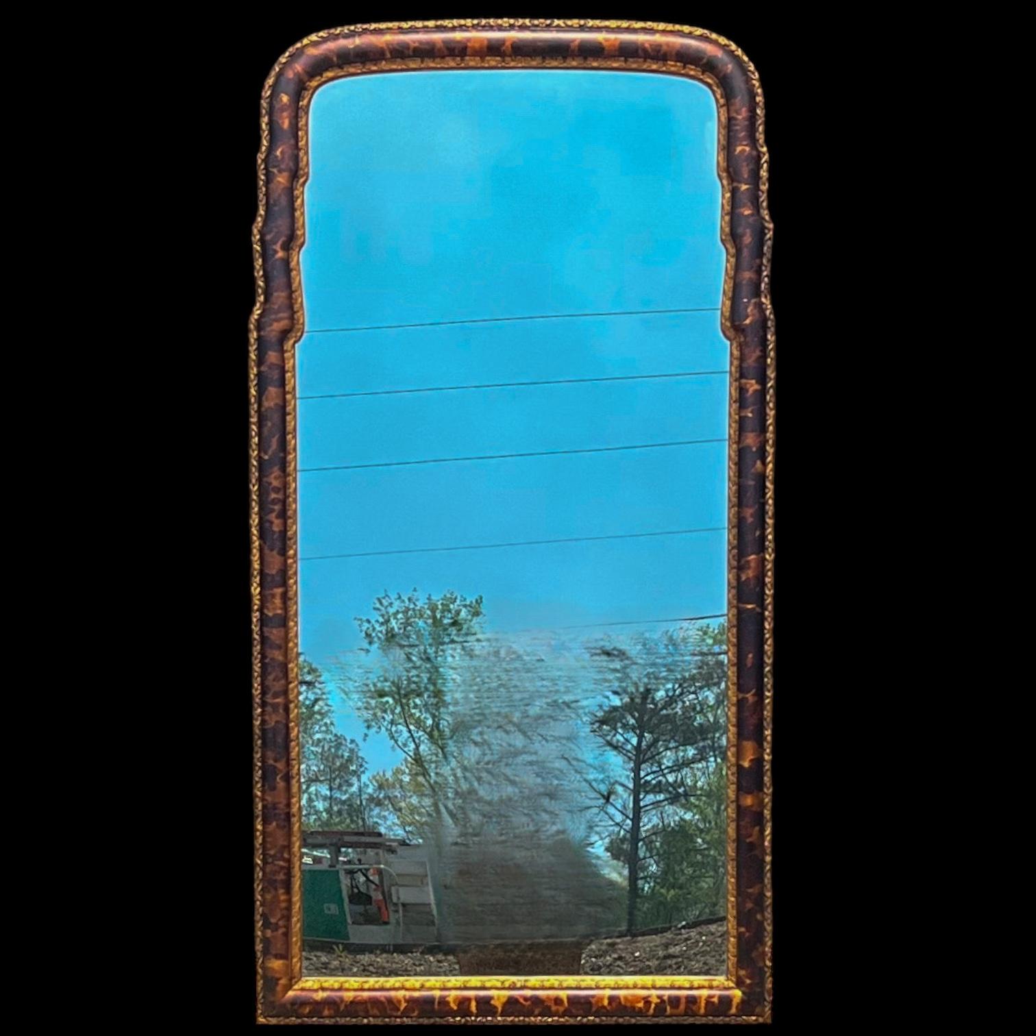 Miroir de style Regency en fausse écaille et doré attribué à LaBarge en vente 2