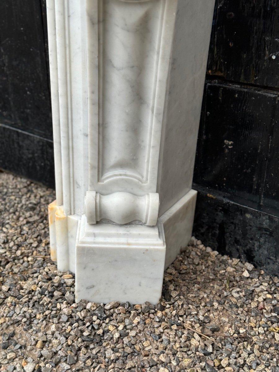Regency Style Fireplace In White Carrara Marble, Circa 1880 For Sale 5