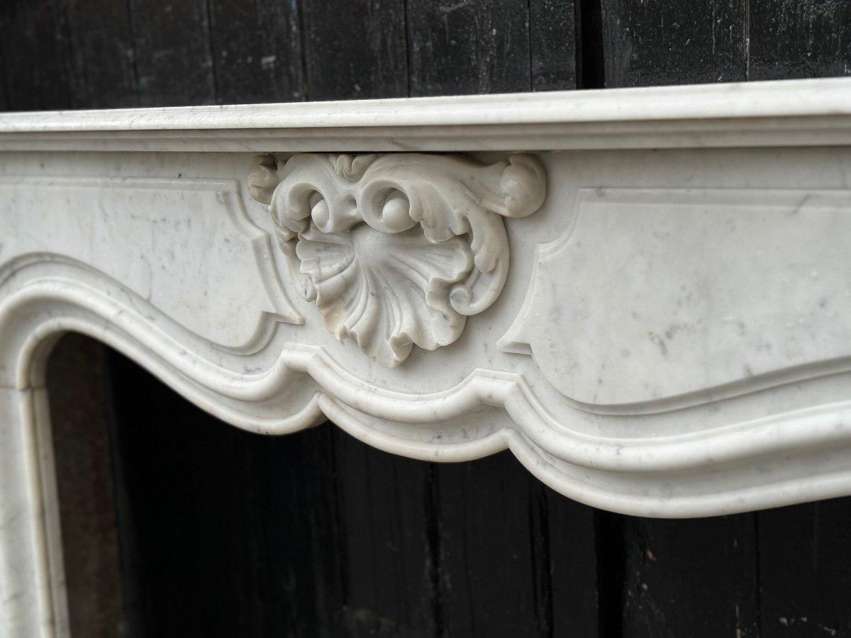 Regency Style Fireplace In White Carrara Marble, Circa 1880 For Sale 3