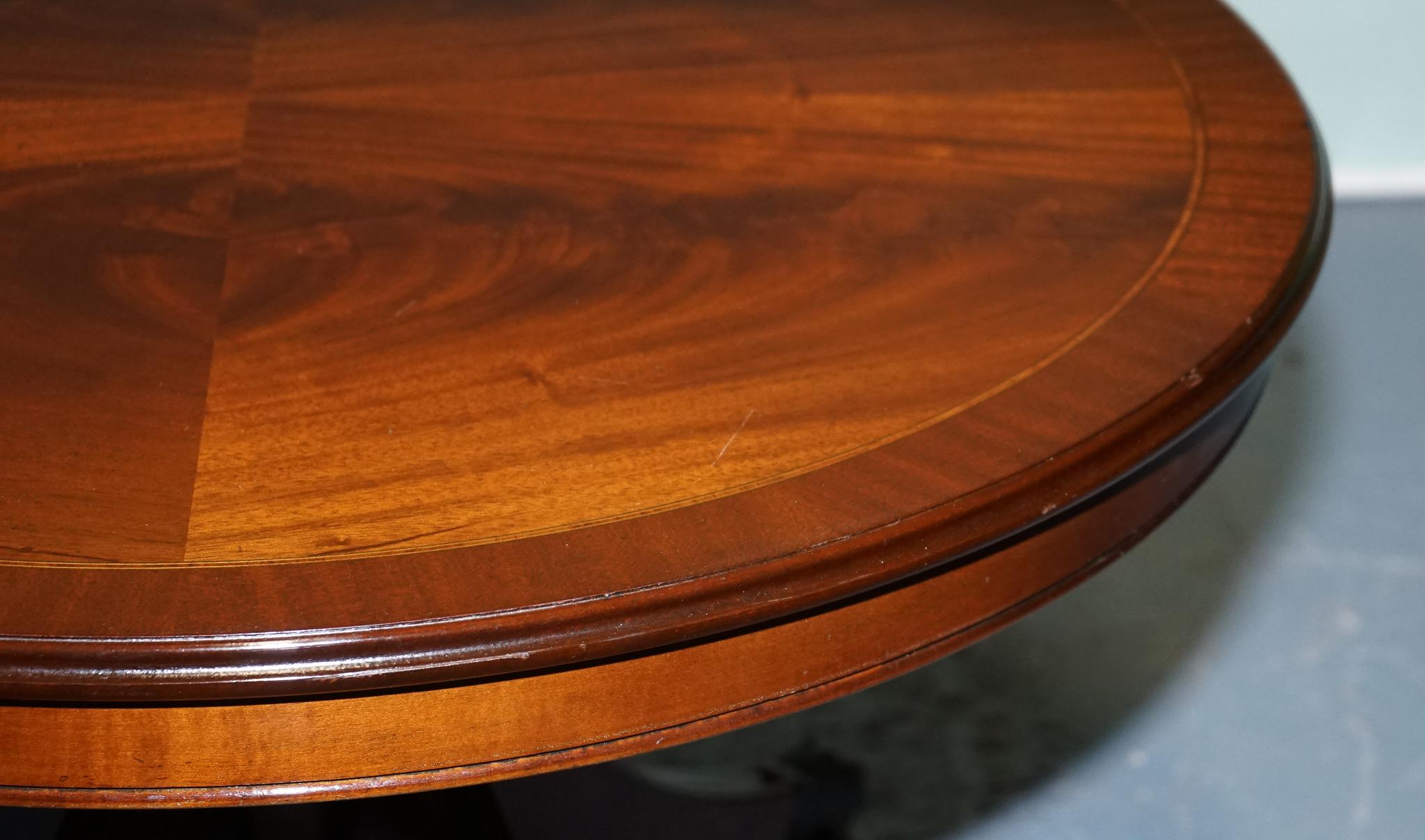 REGENCY STYLE FLAMED HARDWOOD SMALL DRUM TABLE PEDESTAL WITH LiON PAW FEET In Good Condition For Sale In Pulborough, GB