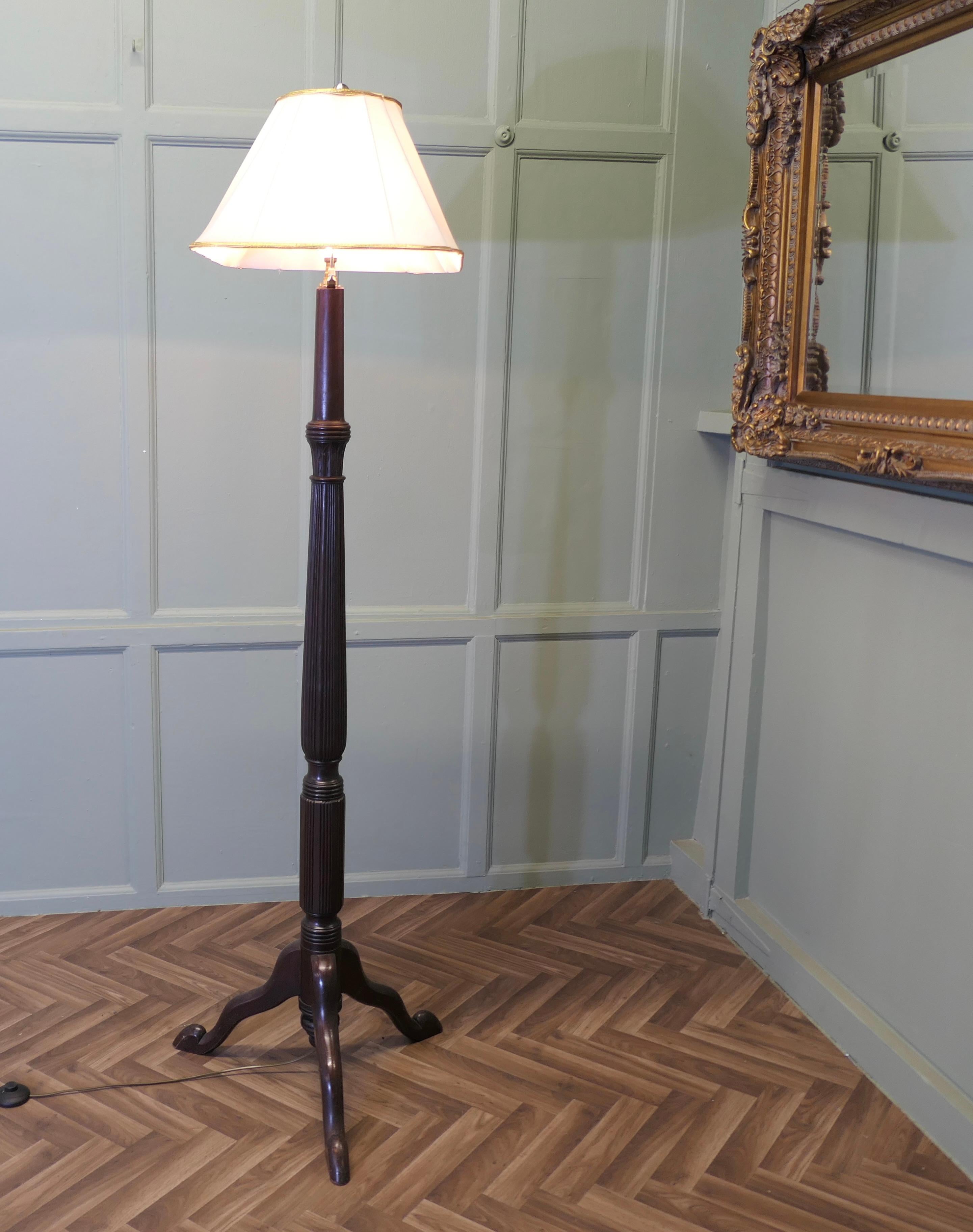 Lampada da terra in stile Regency, lampada standard In condizioni buone in vendita a Godshill, Isle of Wight