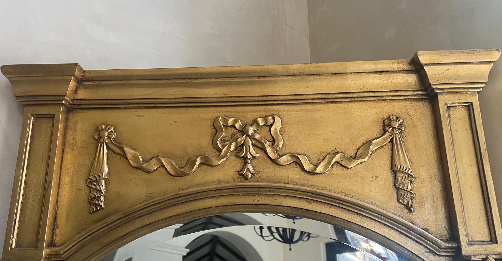 Sculpté Miroir en bois doré Trumeau de style Régence, c.I.C. en vente