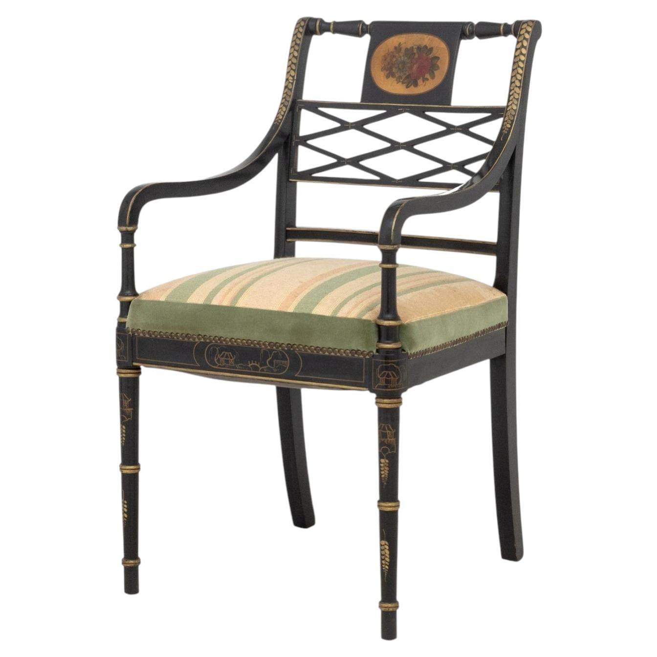 Chaise d'appoint de style Régence, dorée et noircie, avec motif floral en vente