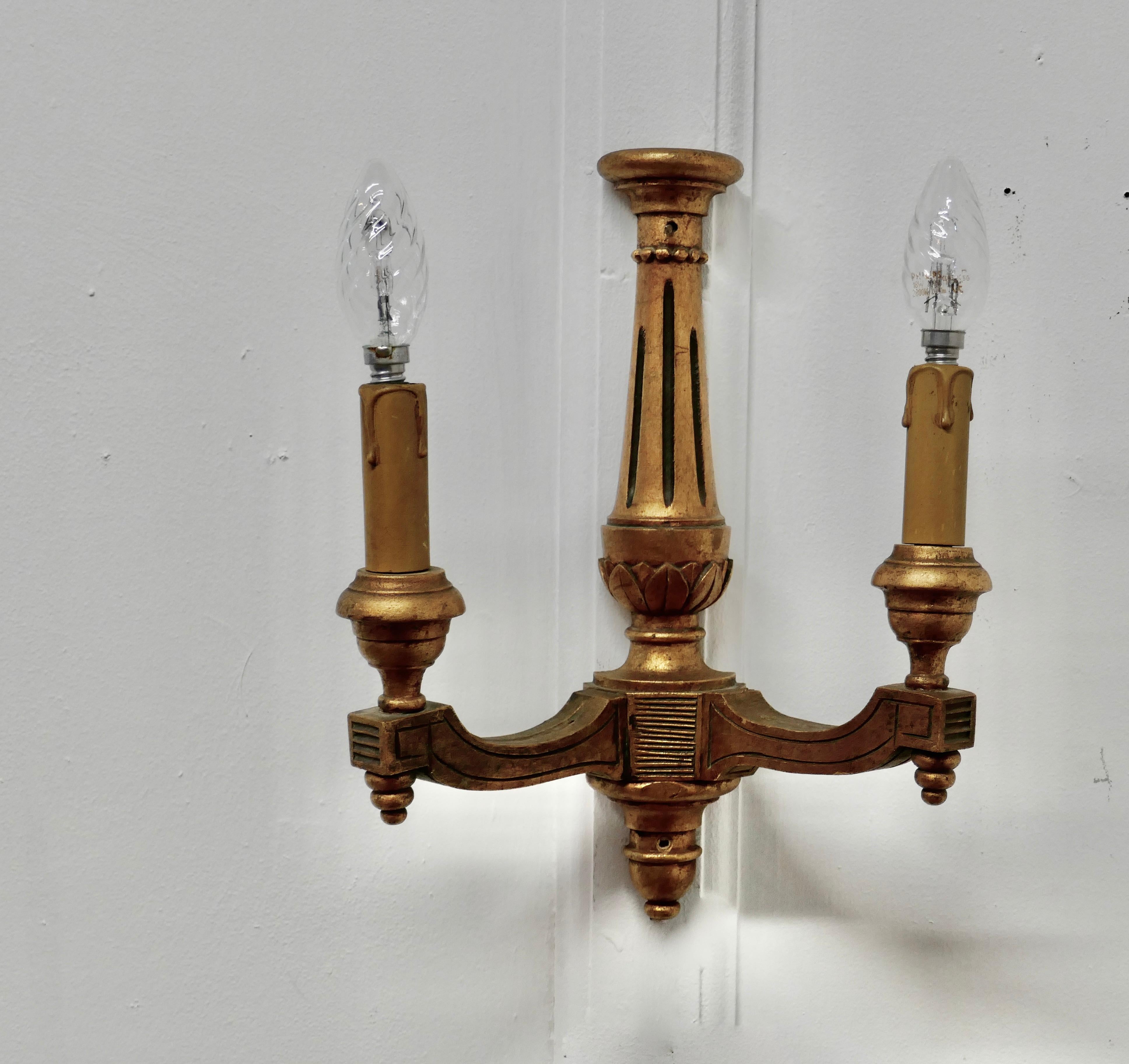 Regency Style Gilt Wood Carved TwinWall Light For Sale 2