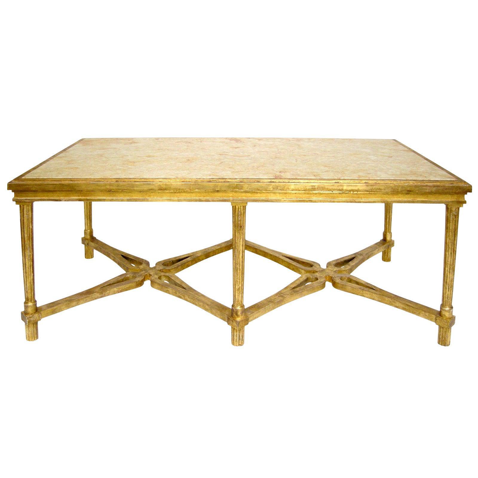Table basse Marbella en bois doré de style Regency.
​Remarque : les commandes personnalisées nécessitent un dépôt et ne peuvent être annulées.  Tous les acomptes pour les commandes personnalisées ne sont pas remboursables.  