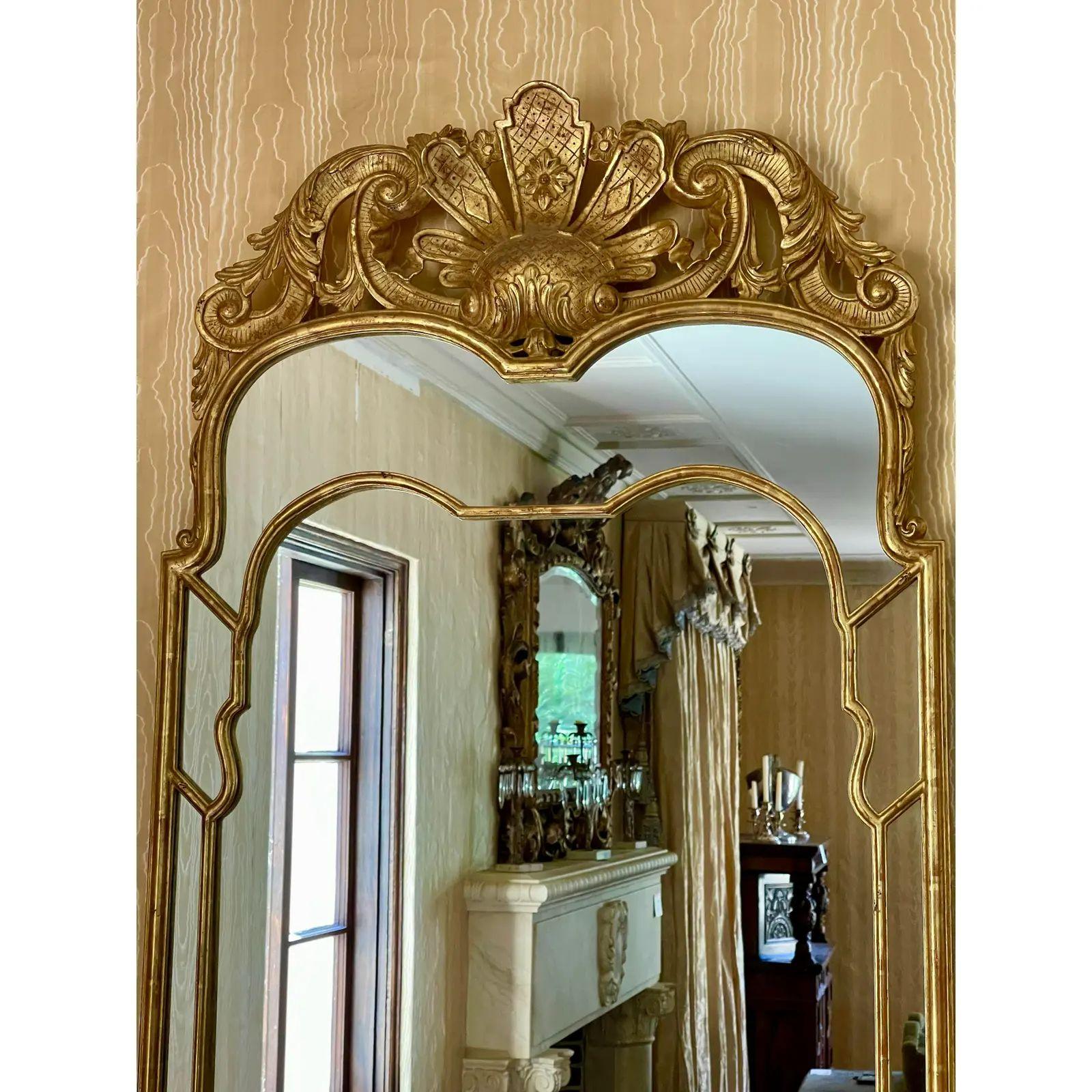 Américain Miroir rococo en bois doré de style Régence de Villa Melrose