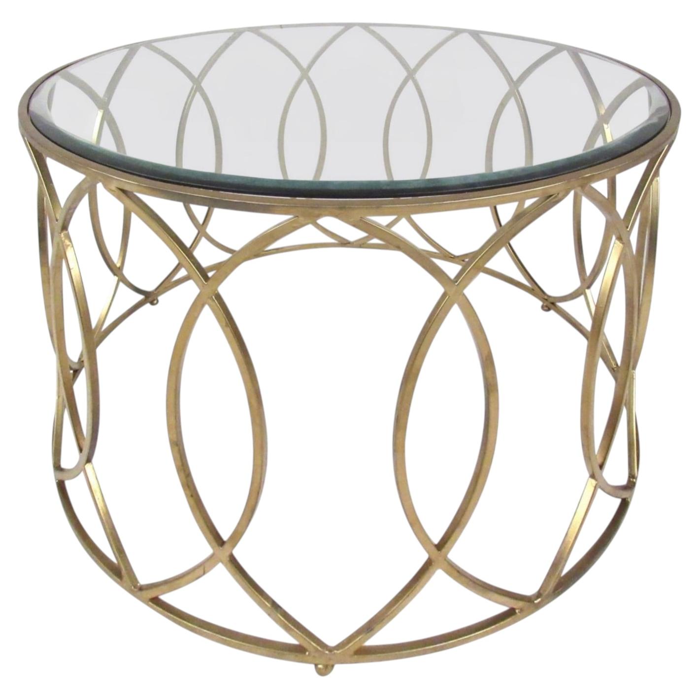 Table basse de style Régence couleur or en vente