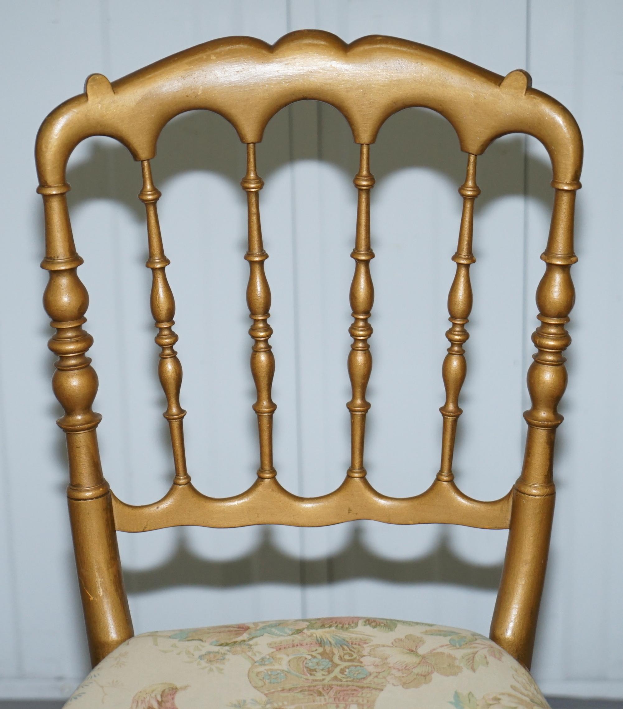 Early 20th Century Regency Style Gold Giltwood Spindle Chair circa 1900 Ornate Bird Upholstery For Sale