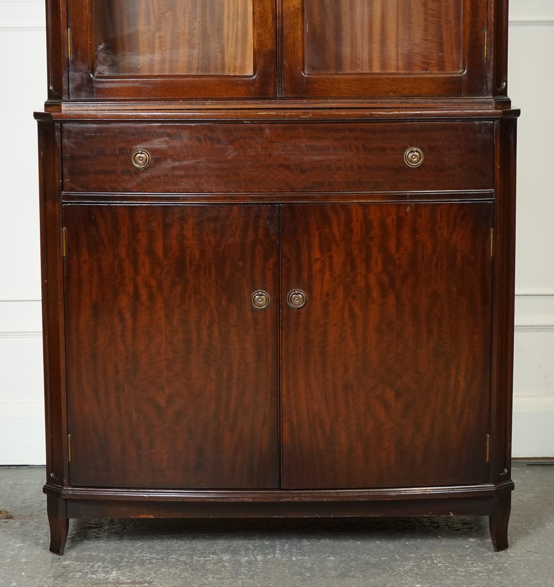 REGENCY STYLE HARDWOOD BOOKCASE CABINET GLAZED DOORS j1 In Good Condition In Pulborough, GB