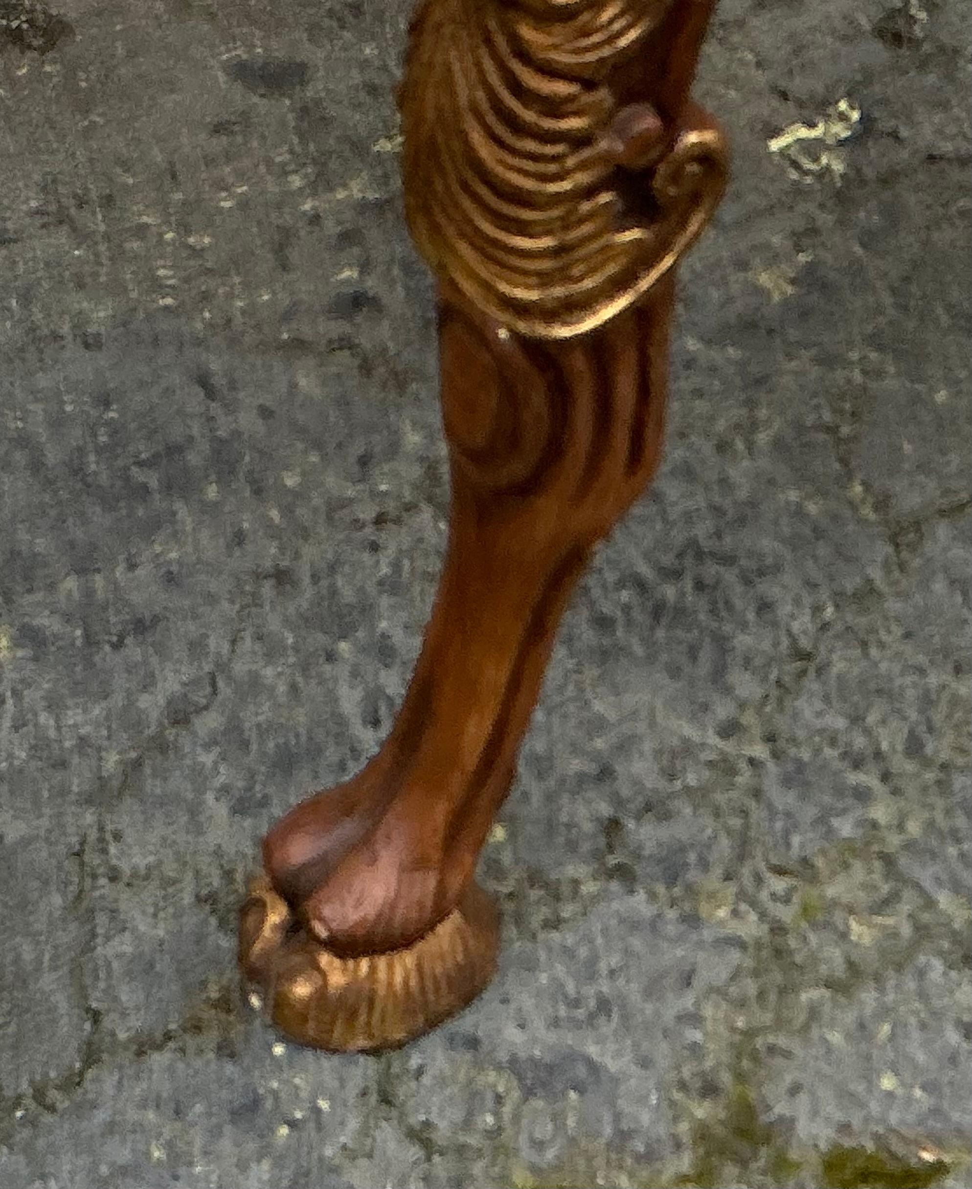 Pouf / banc de style Régence en bois doré sculpté de forme camel - Paire Bon état - En vente à Kennesaw, GA