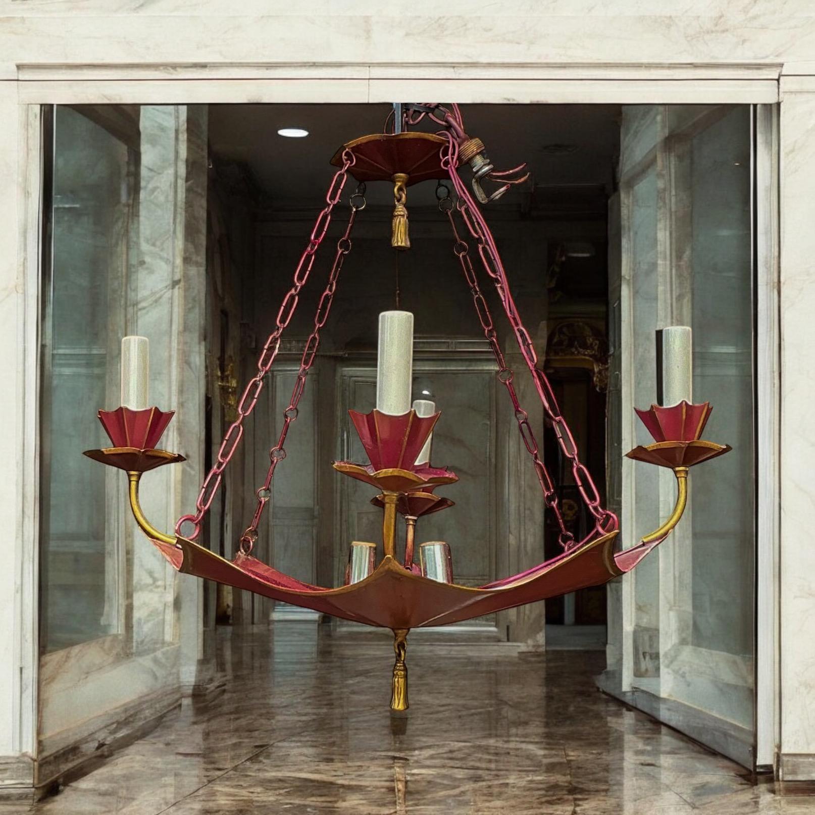Lampadario a 4 bracci con pagoda rossa e nappe dorate in stile Regency - 6 luci in vendita 1