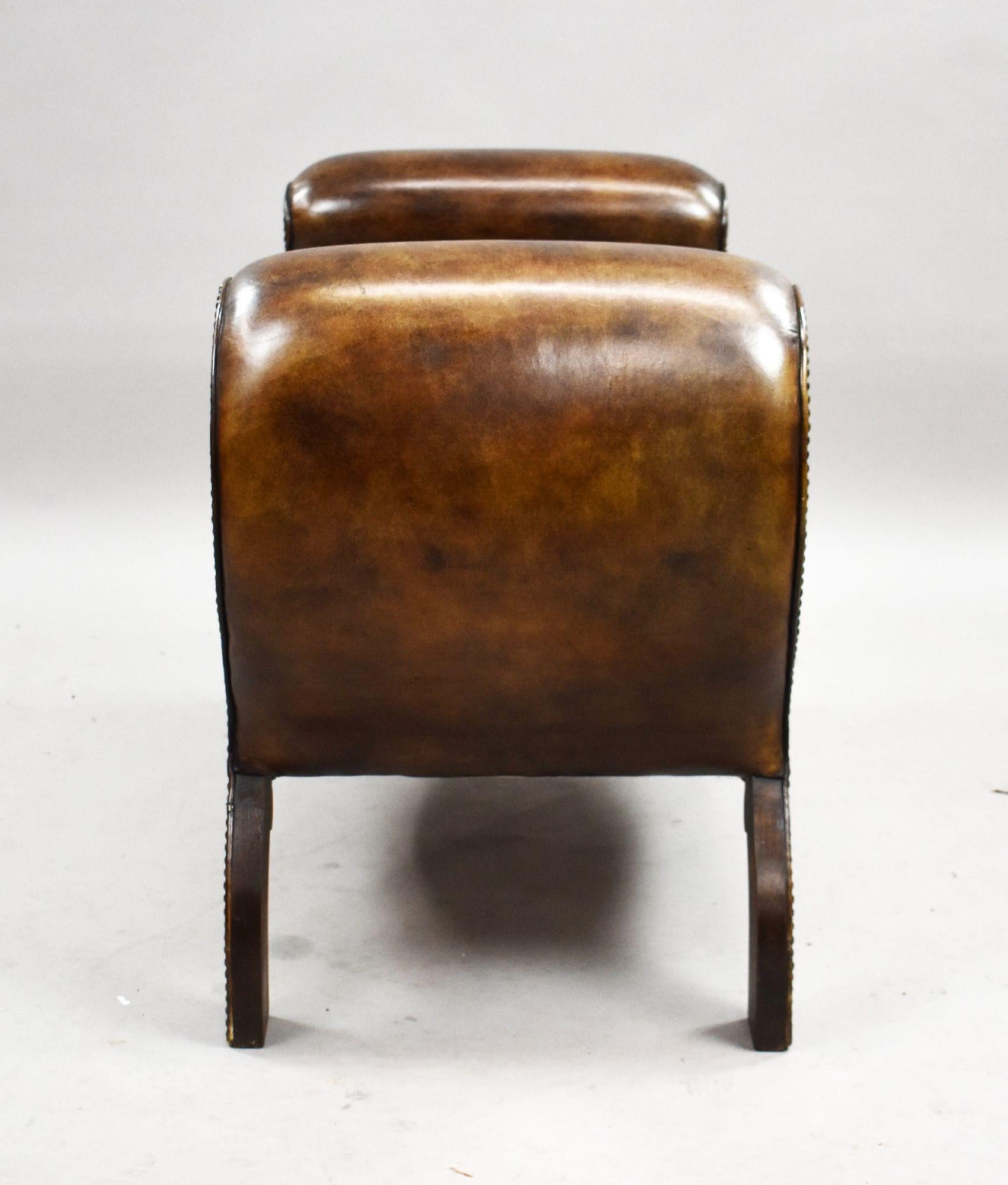 Lederhocker im Regency-Stil (20. Jahrhundert) im Angebot