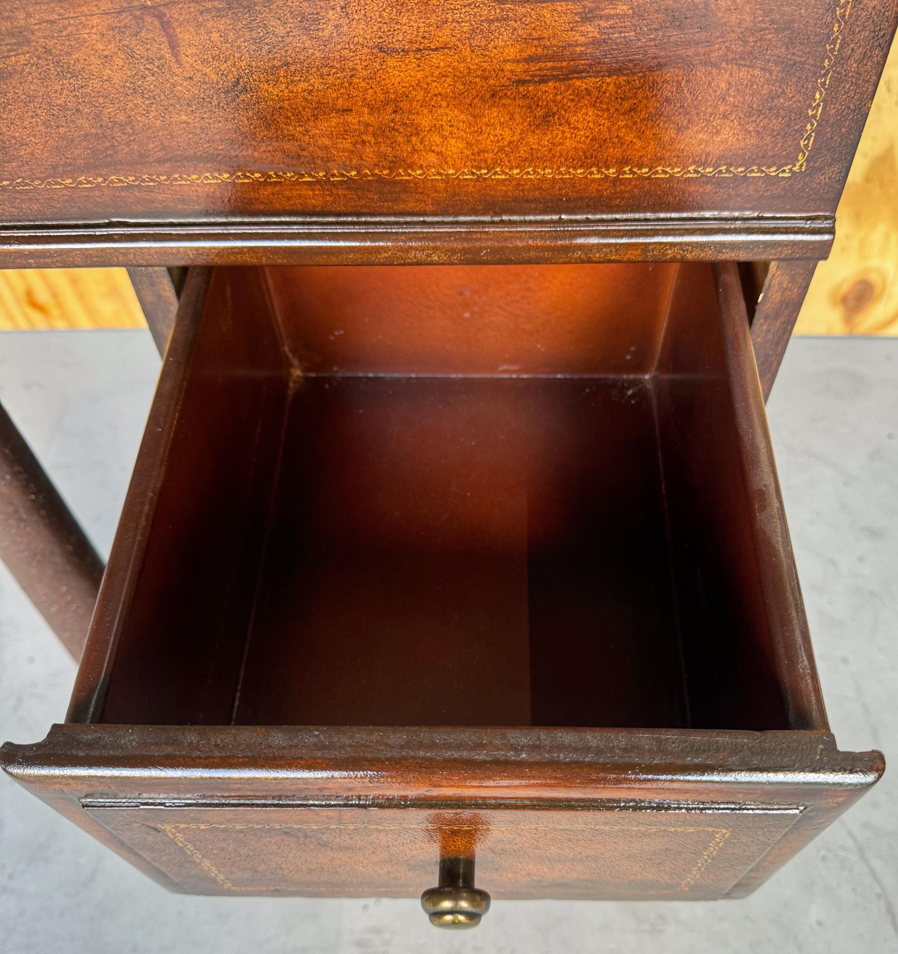Scrivania Davenport con rivestimento in pelle in stile Regency, Atrib. Maitland Smith in vendita 4