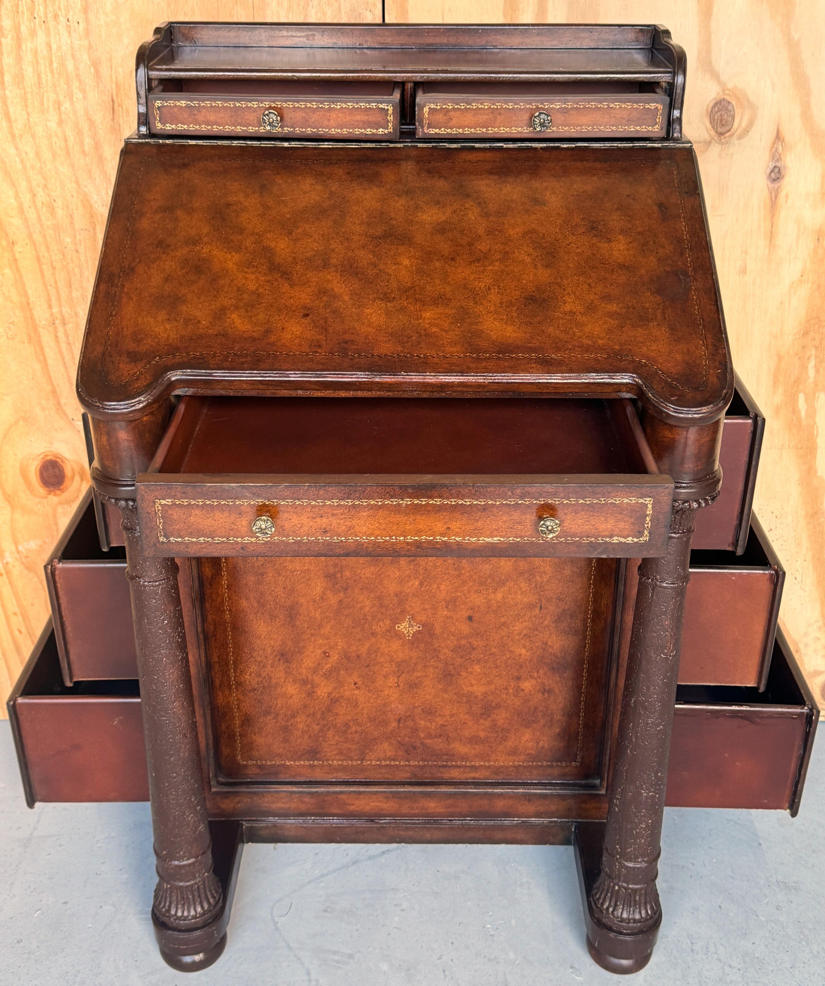 Scrivania Davenport con rivestimento in pelle in stile Regency, Atrib. Maitland Smith in vendita 5