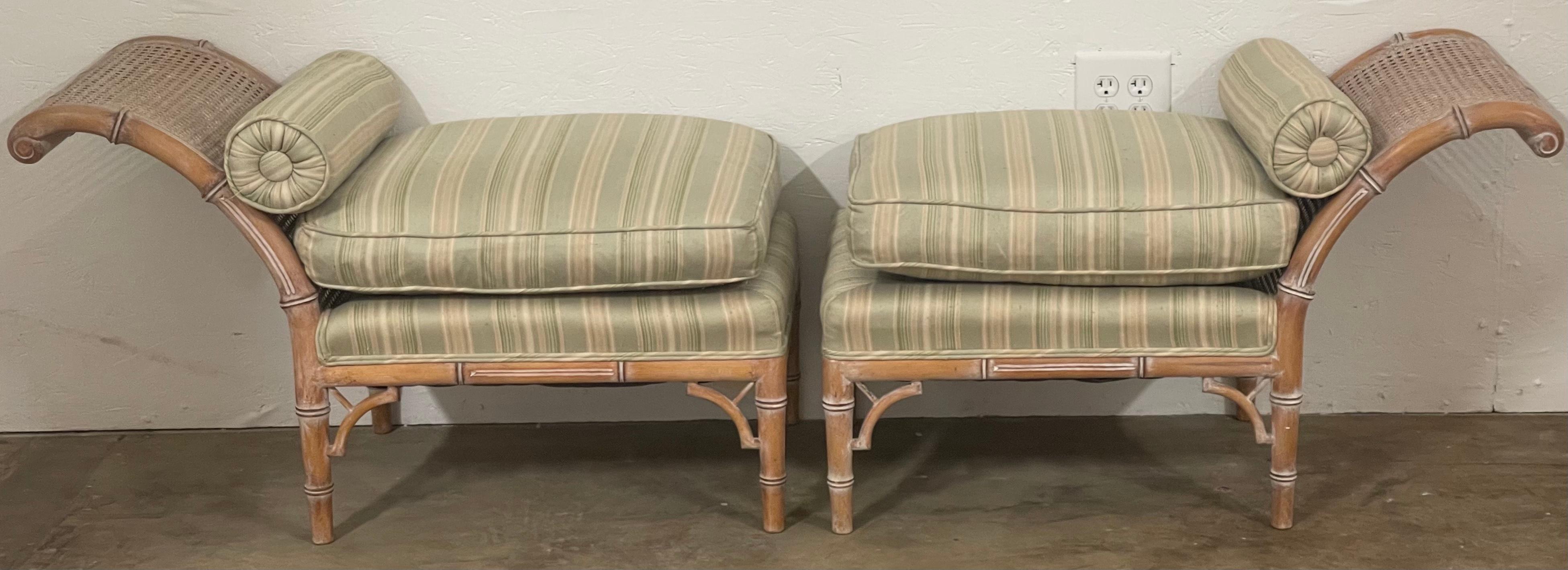 Panca o chaise in finto bambù cerato in stile Regency in seta in vendita 2