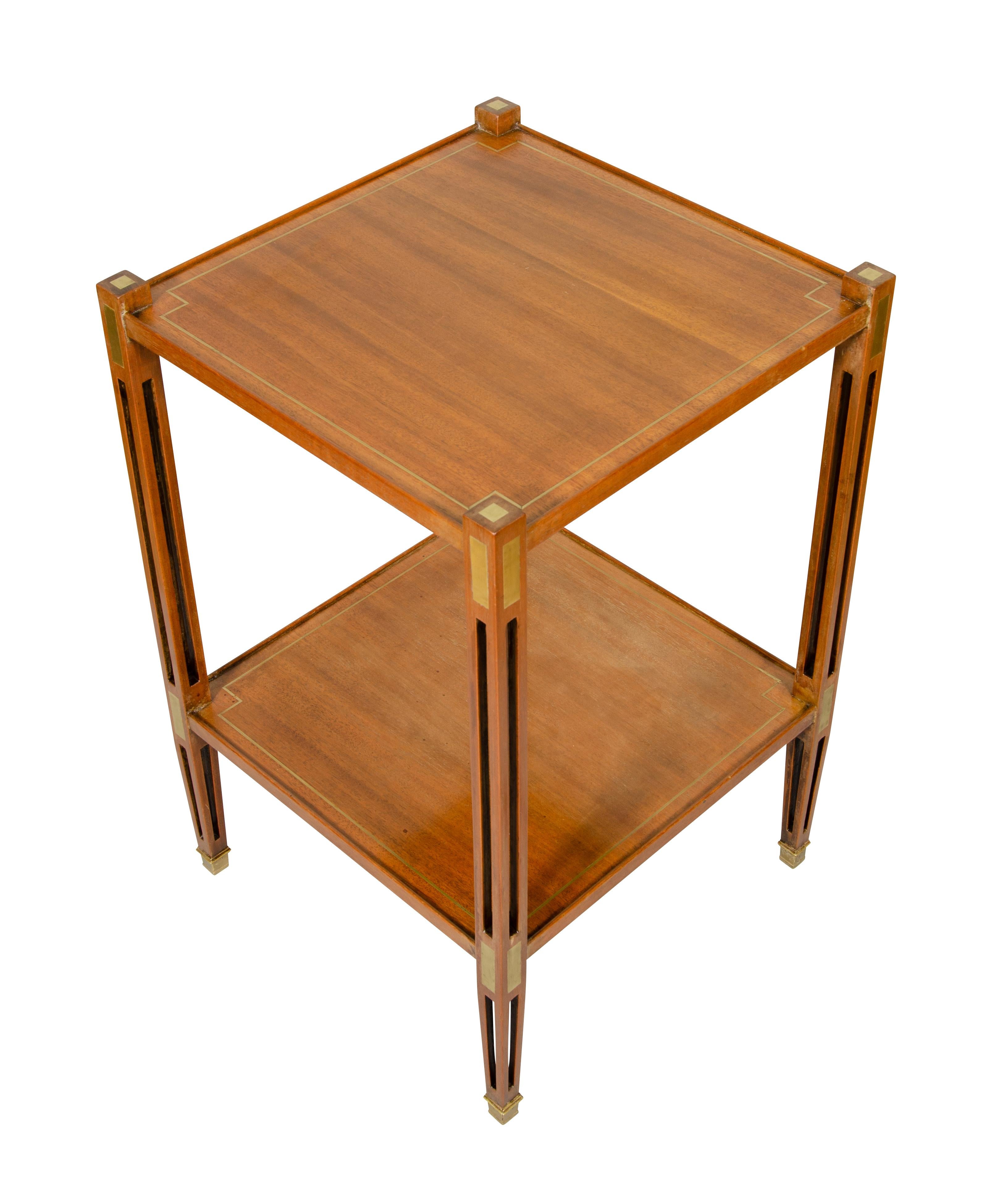 Tisch im Regency-Stil aus Mahagoni und Messing mit Intarsien im Zustand „Gut“ in Essex, MA