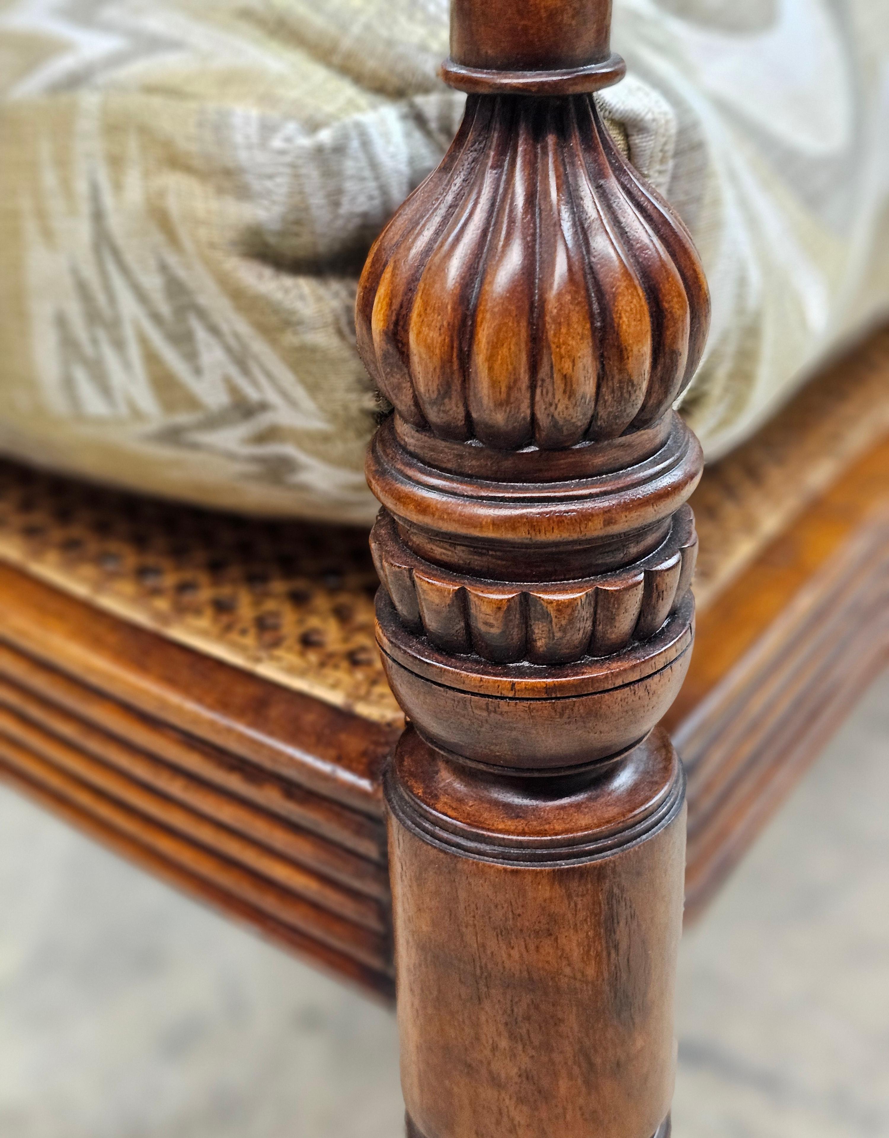 Banquette de style Régence en acajou et canne avec siège tapissé en vente 4