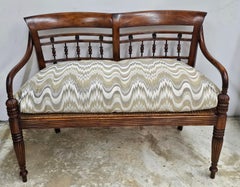 Gepolsterte Sitzbank aus Mahagoni und Schilfrohr im Regency-Stil
