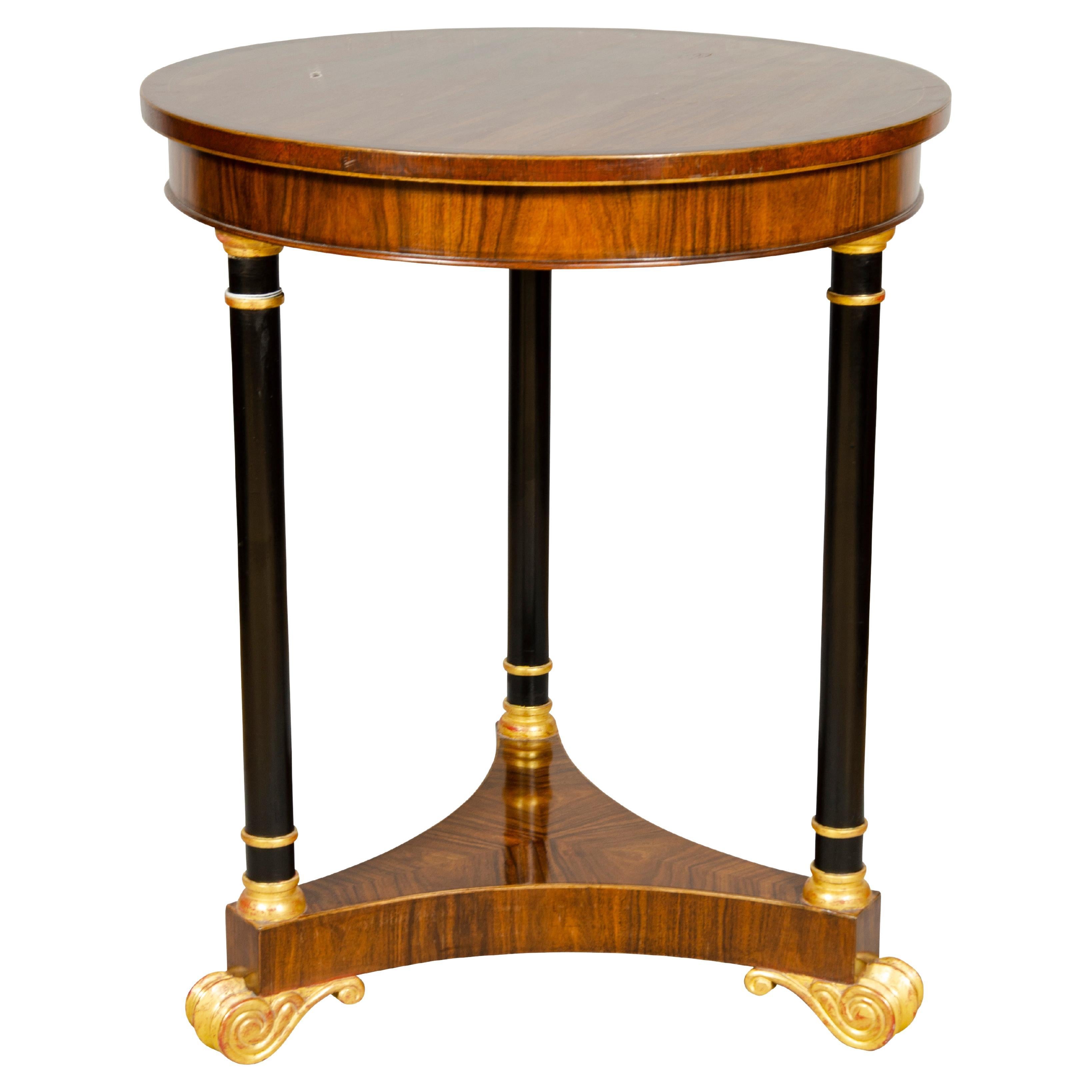 Tisch aus Mahagoni und vergoldetem Holz im Regency-Stil