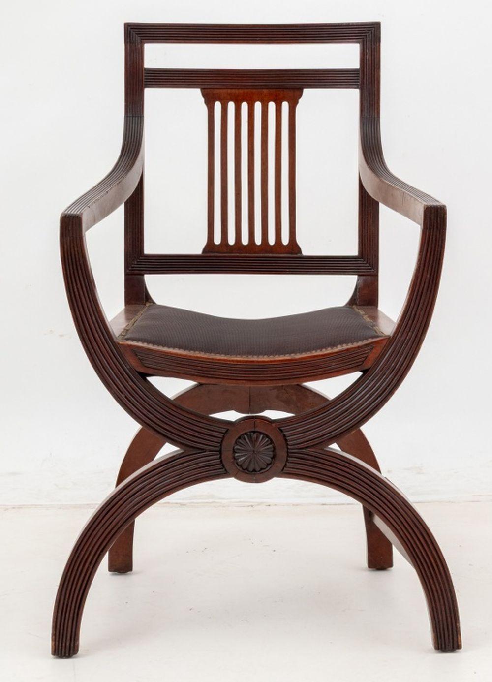 Regency Style Mahogany Armchair (Britisch) im Angebot