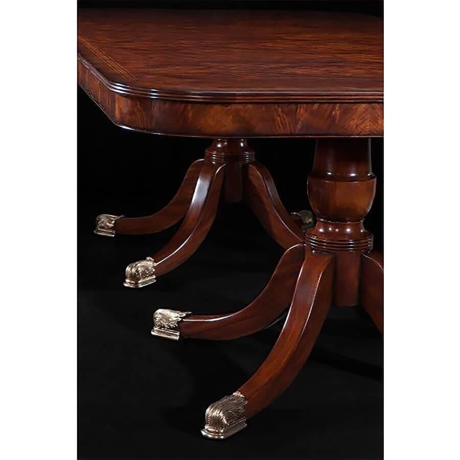 Regency Style Mahogany Dining Table In New Condition For Sale In Westwood, NJ