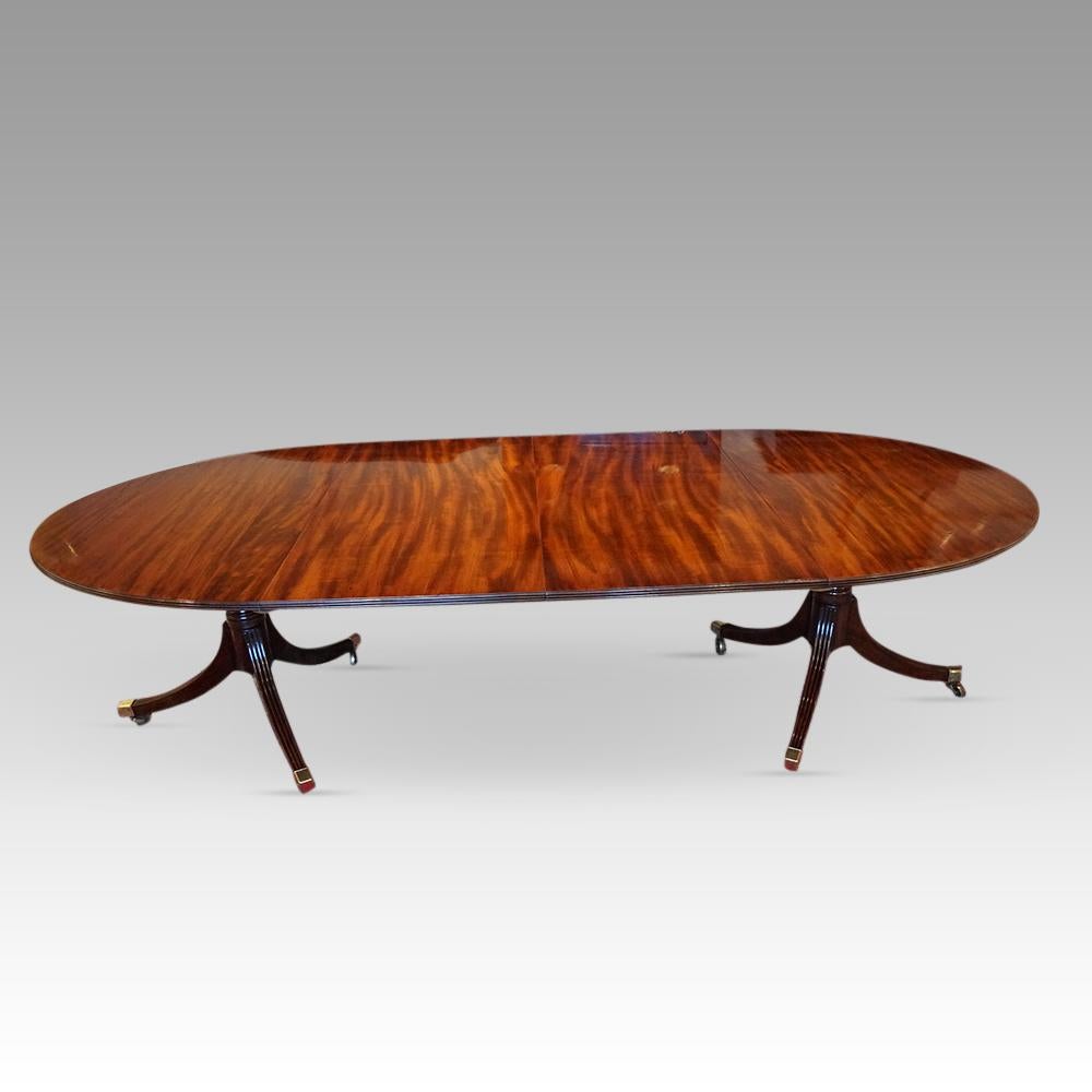 Regency style mahogany dining table 2