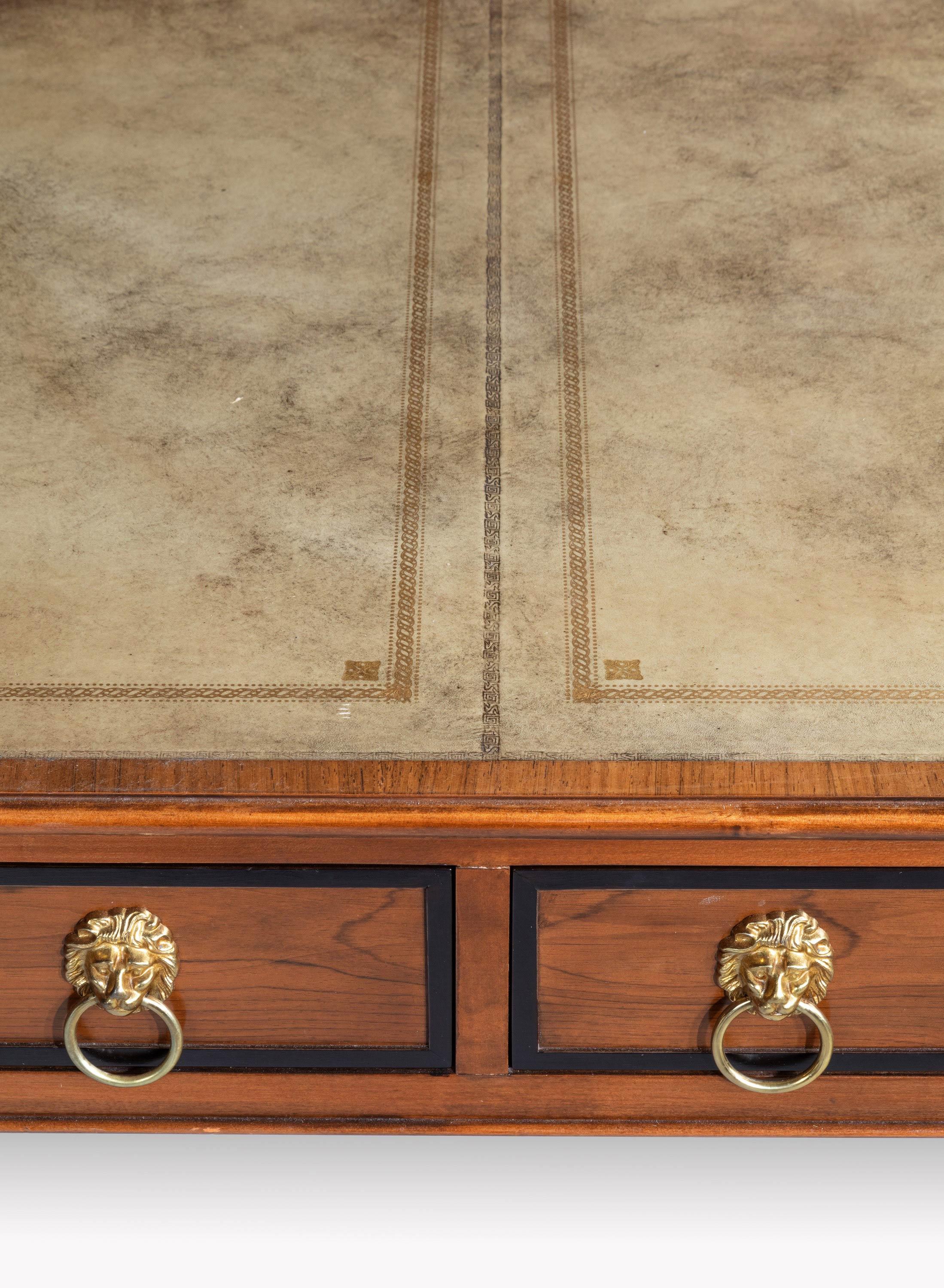 Regency Style Mahogany Library Table on Griffin Supports In Good Condition In Peterborough, Northamptonshire