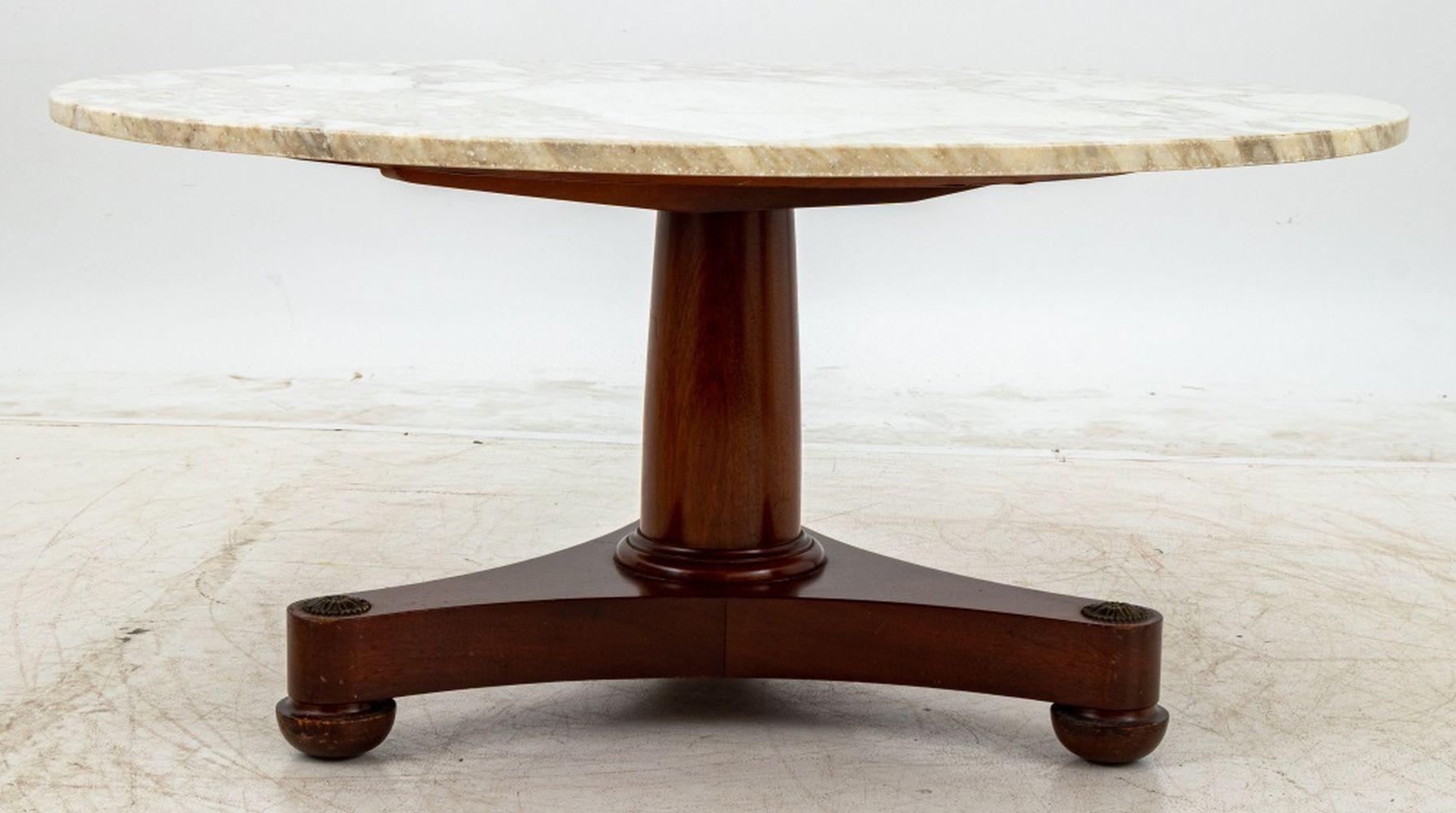 Regency Style Mahagoni Marmorplatte Sockel Tisch im Angebot 2