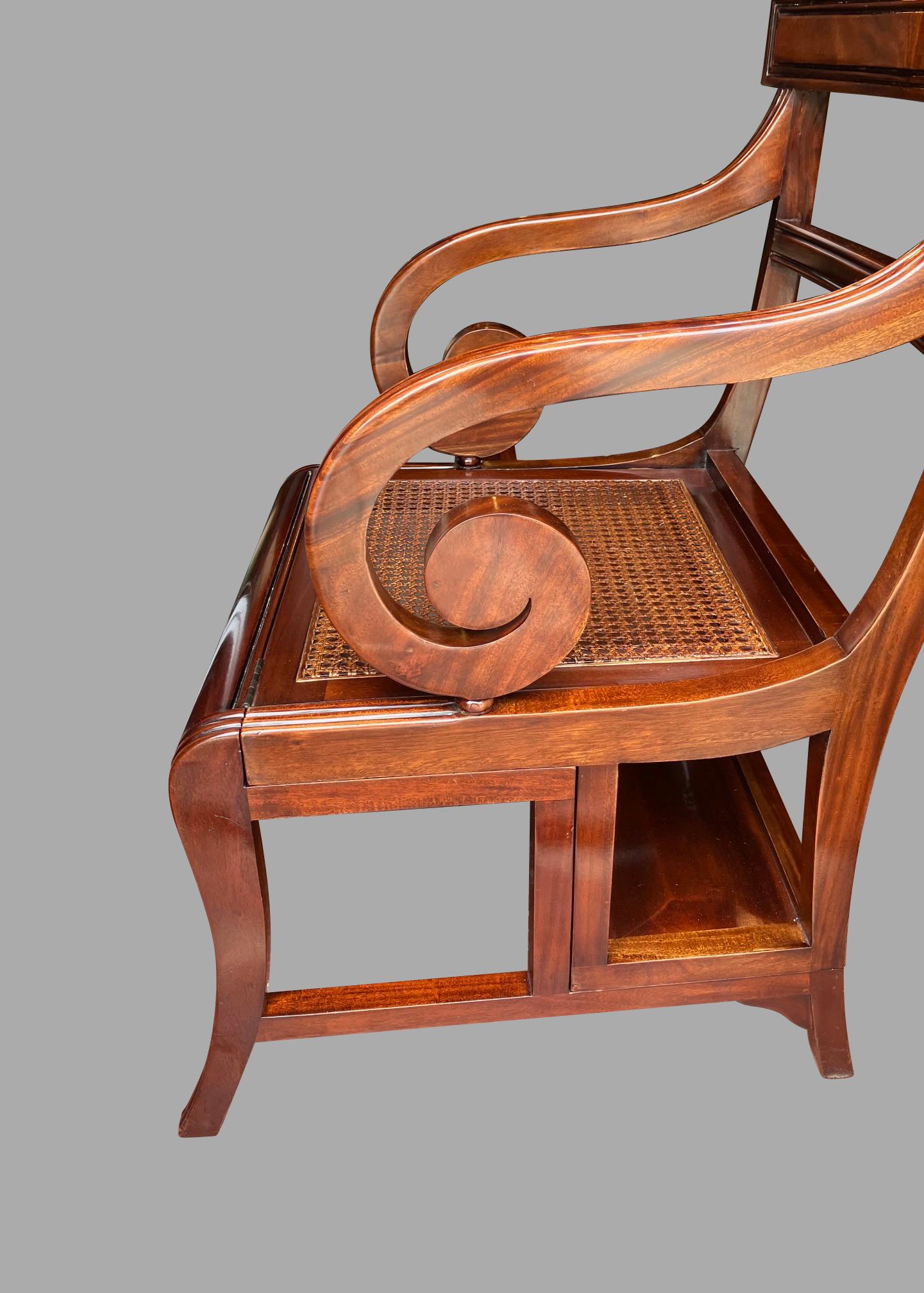 Sedia da biblioteca metamorfica in stile Regency in mogano con quattro gradini rivestiti in pelle In condizioni buone in vendita a San Francisco, CA