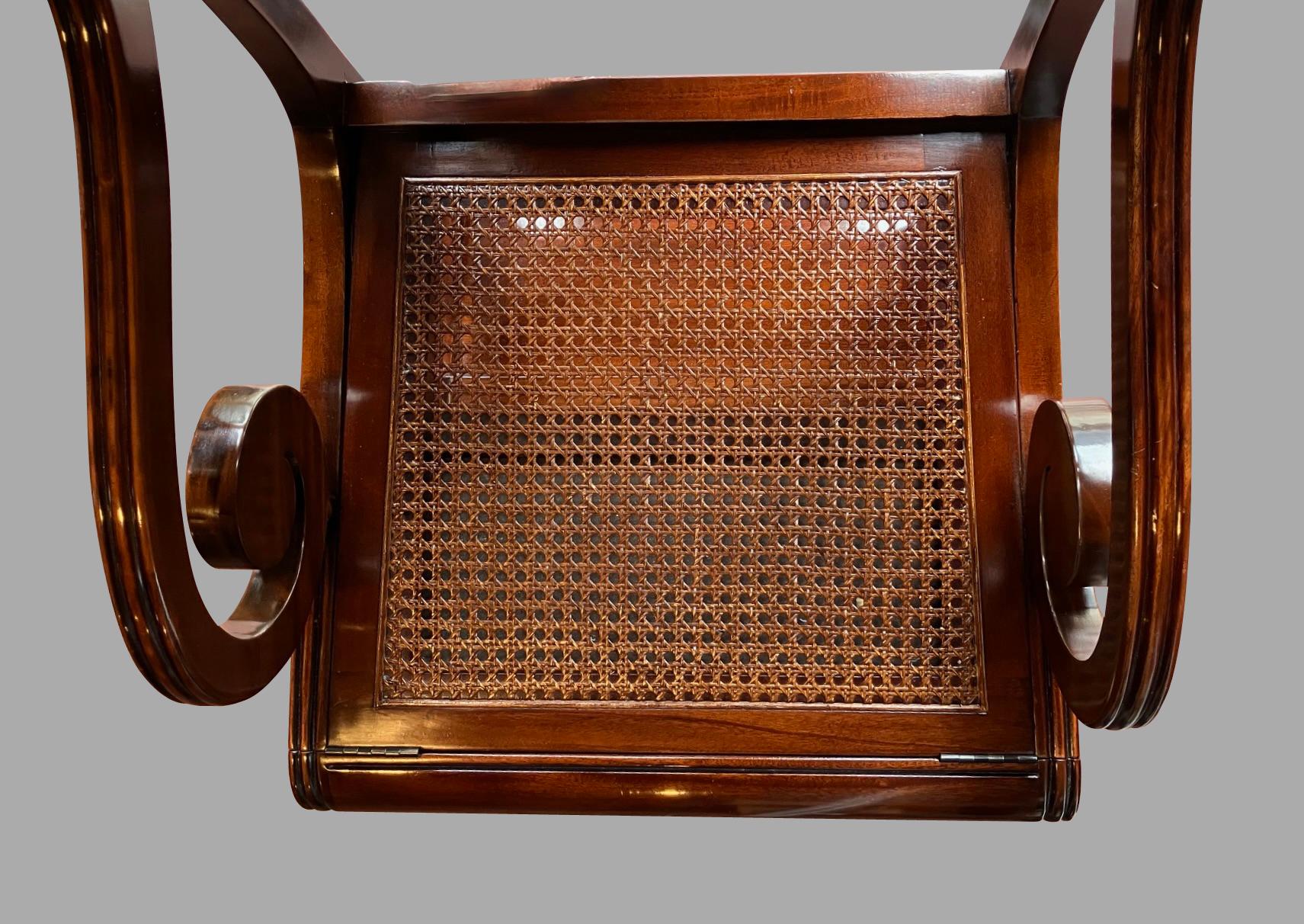 Sedia da biblioteca metamorfica in stile Regency in mogano con quattro gradini rivestiti in pelle in vendita 6