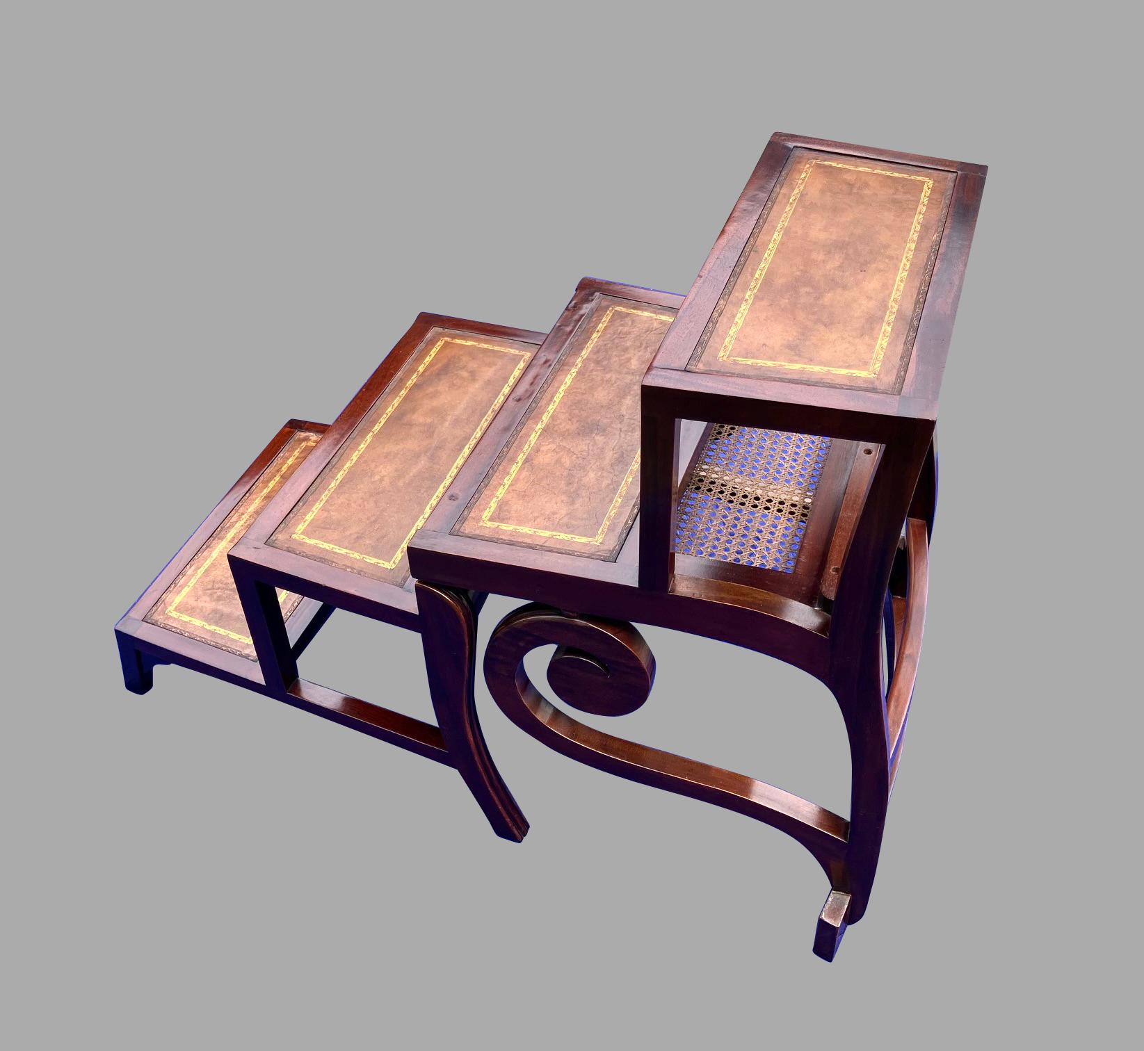 Sedia da biblioteca metamorfica in stile Regency in mogano con quattro gradini rivestiti in pelle in vendita 5