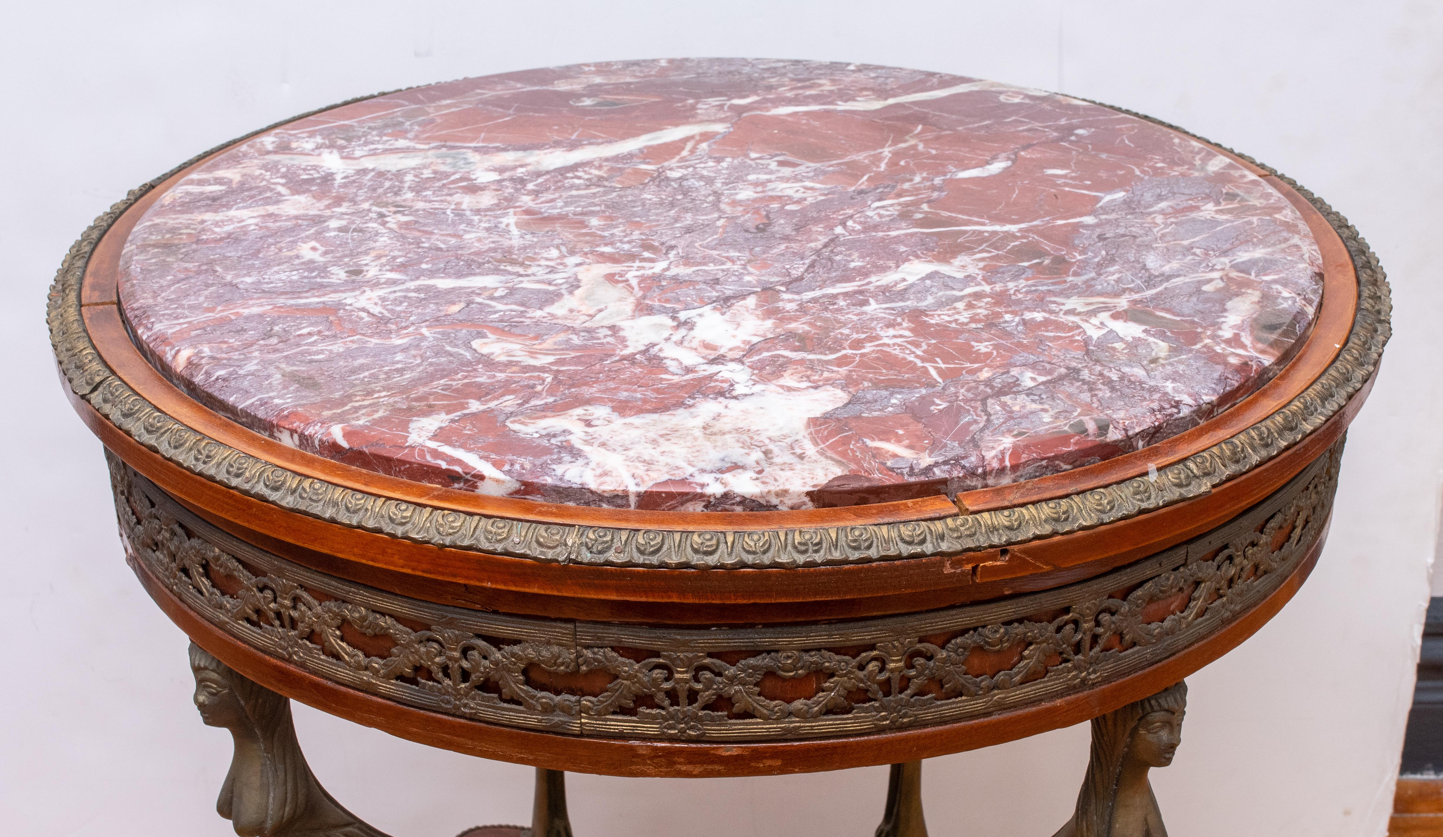 Italian Neoclassical Style Marble Top Center Table In Good Condition For Sale In New York, NY
